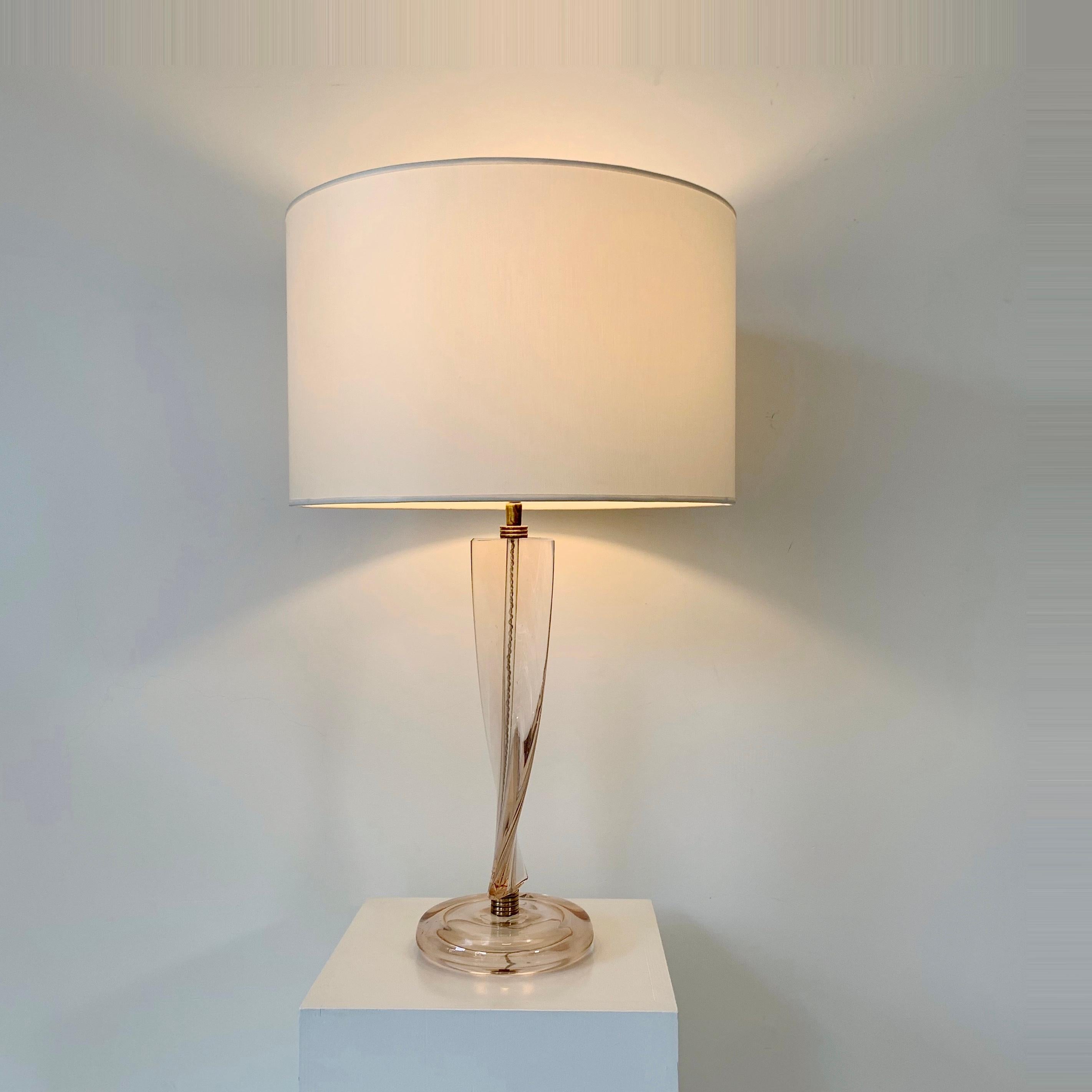Mid-Century Modern Pale Pink Murano Glass Table Lamp, circa 1950, Italy. For Sale