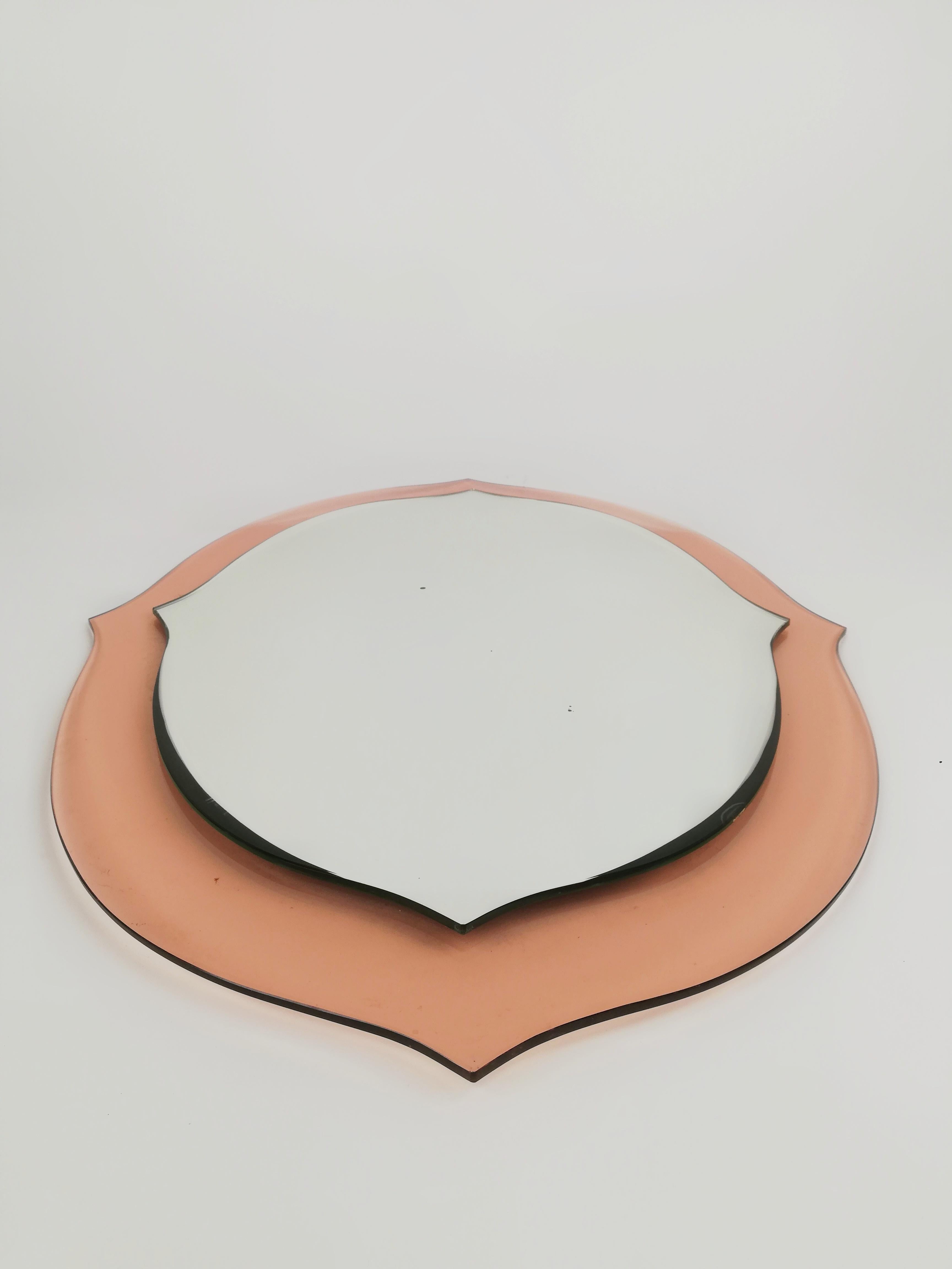 Mid Century Pink Peach Glass Wall Mirror, in the style of Cristal Art Italy 1960s In Good Condition For Sale In Roma, IT