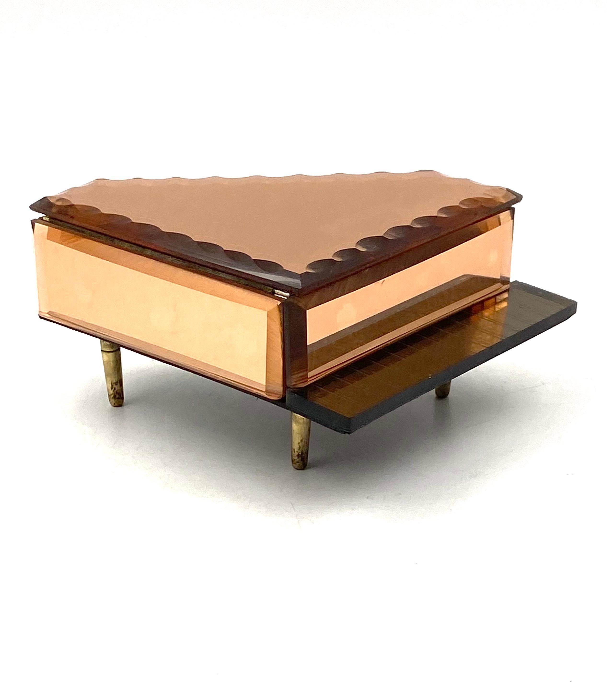 Mid-century pink Piano-shaped Jewelry Boxes / music boxes, Reuge Switzerland 1950s For Sale 2
