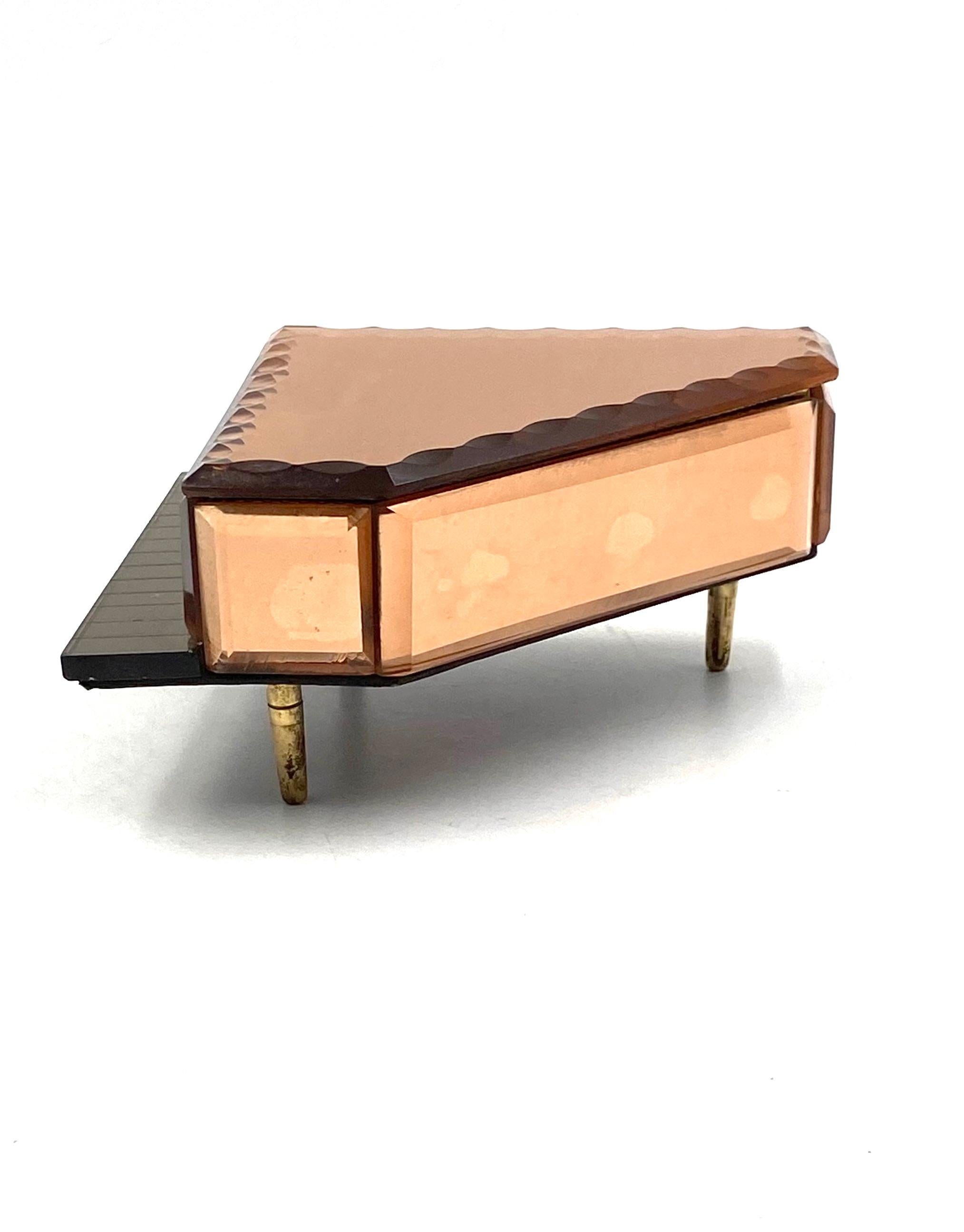 Mid-century pink Piano-shaped Jewelry Boxes / music boxes, Reuge Switzerland 1950s For Sale 7