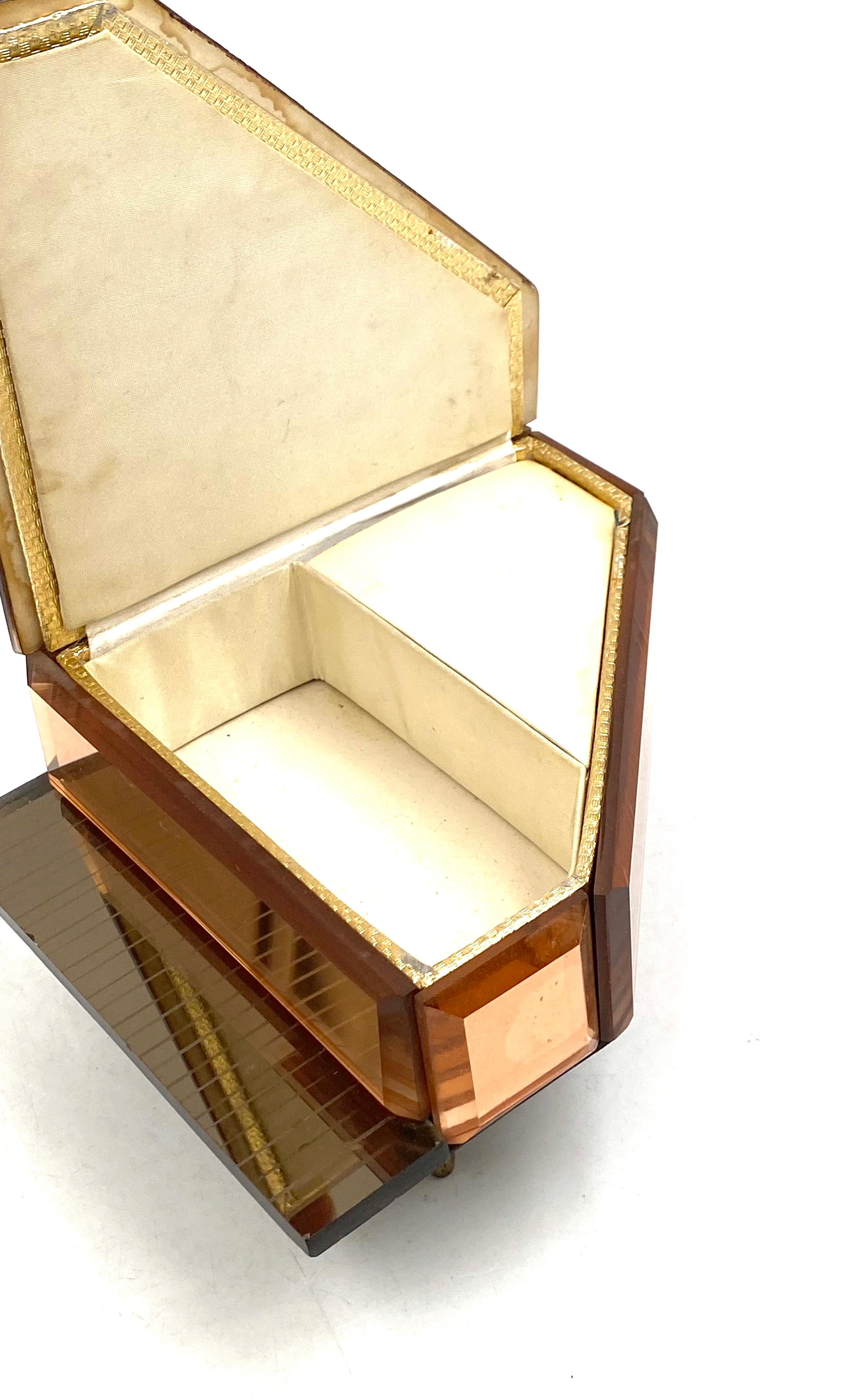 Boîtes à bijoux / boîtes à musique en forme de piano rose du milieu du siècle, Reuge Suisse 1950 10