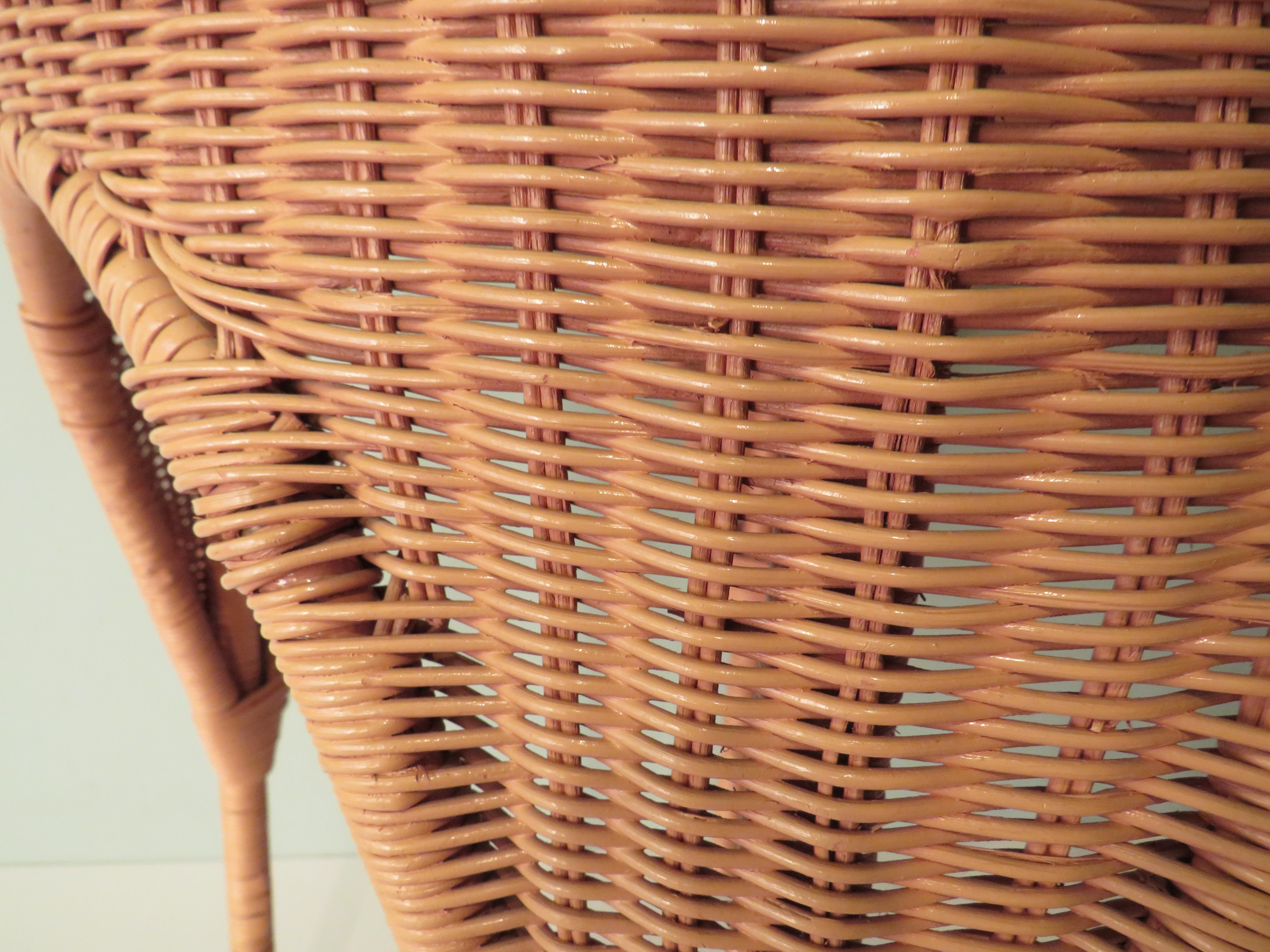 Mid-Century Pink Wicker, Rattan Coffee or Side Table For Sale 1
