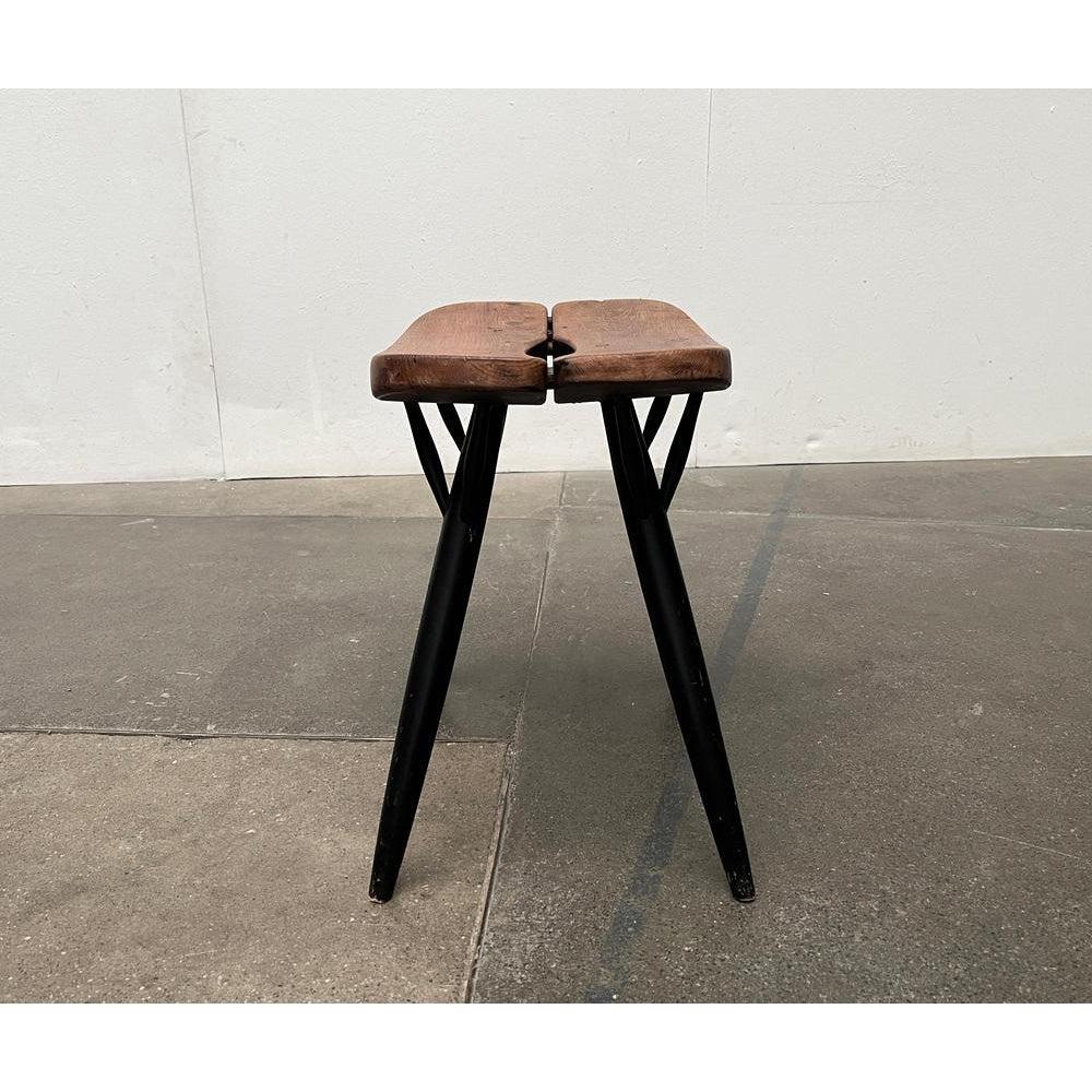 Bois Tabouret Pirkka du milieu du siècle dernier par Ilmari Tapiovaara pour Laukaan Puu en vente