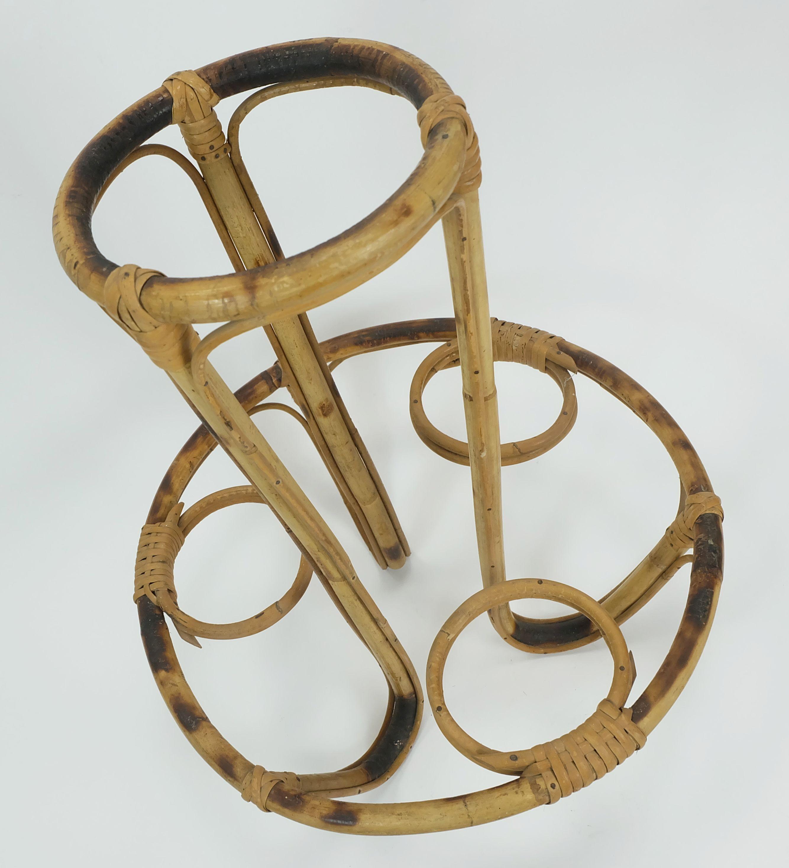 scaffale per piante di metà secolo, anni '50-'60, in bambù e rattan, epoca hawaii tiki in vendita 4