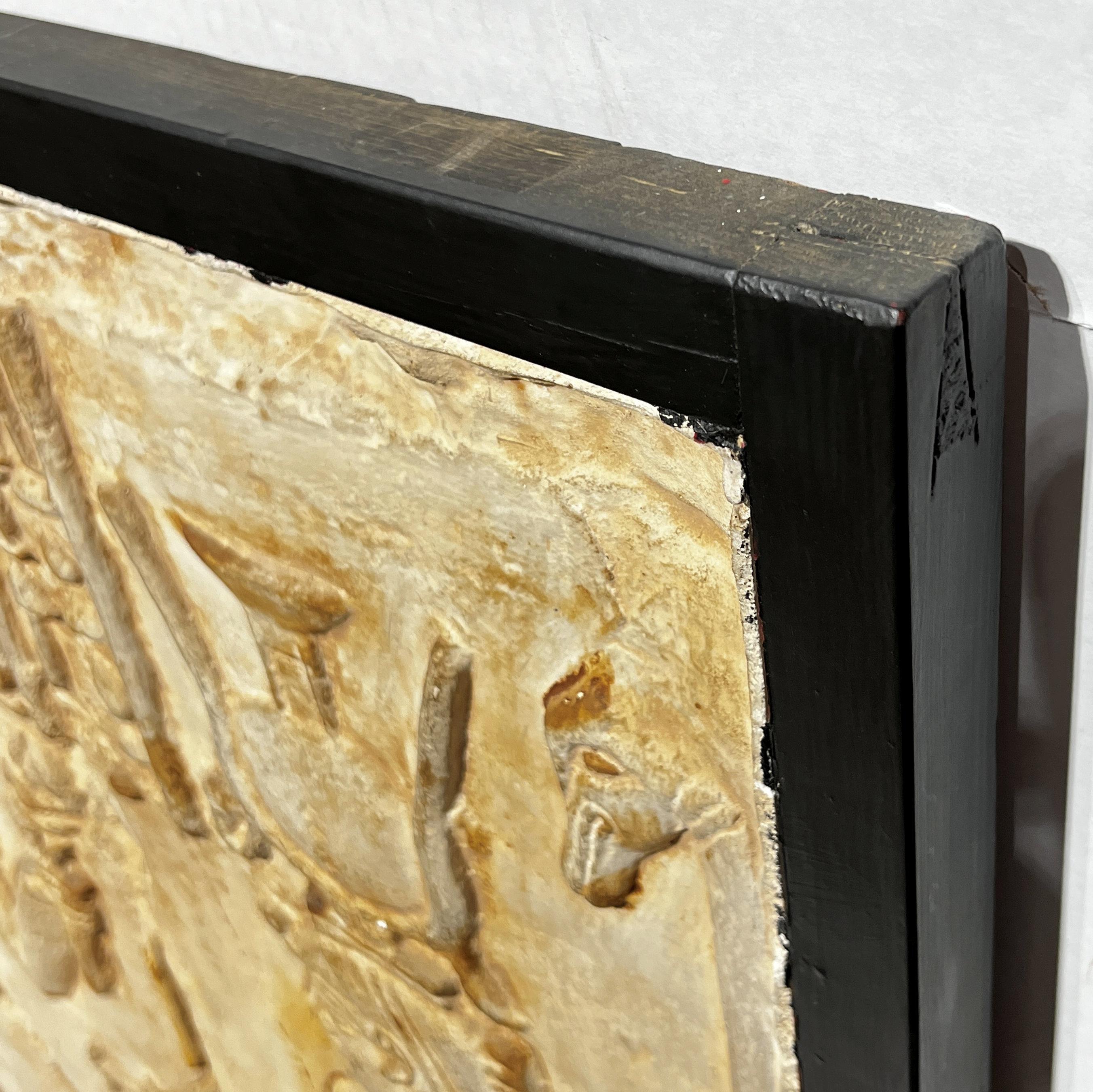 Relief égyptien en plâtre du milieu du siècle en vente 1