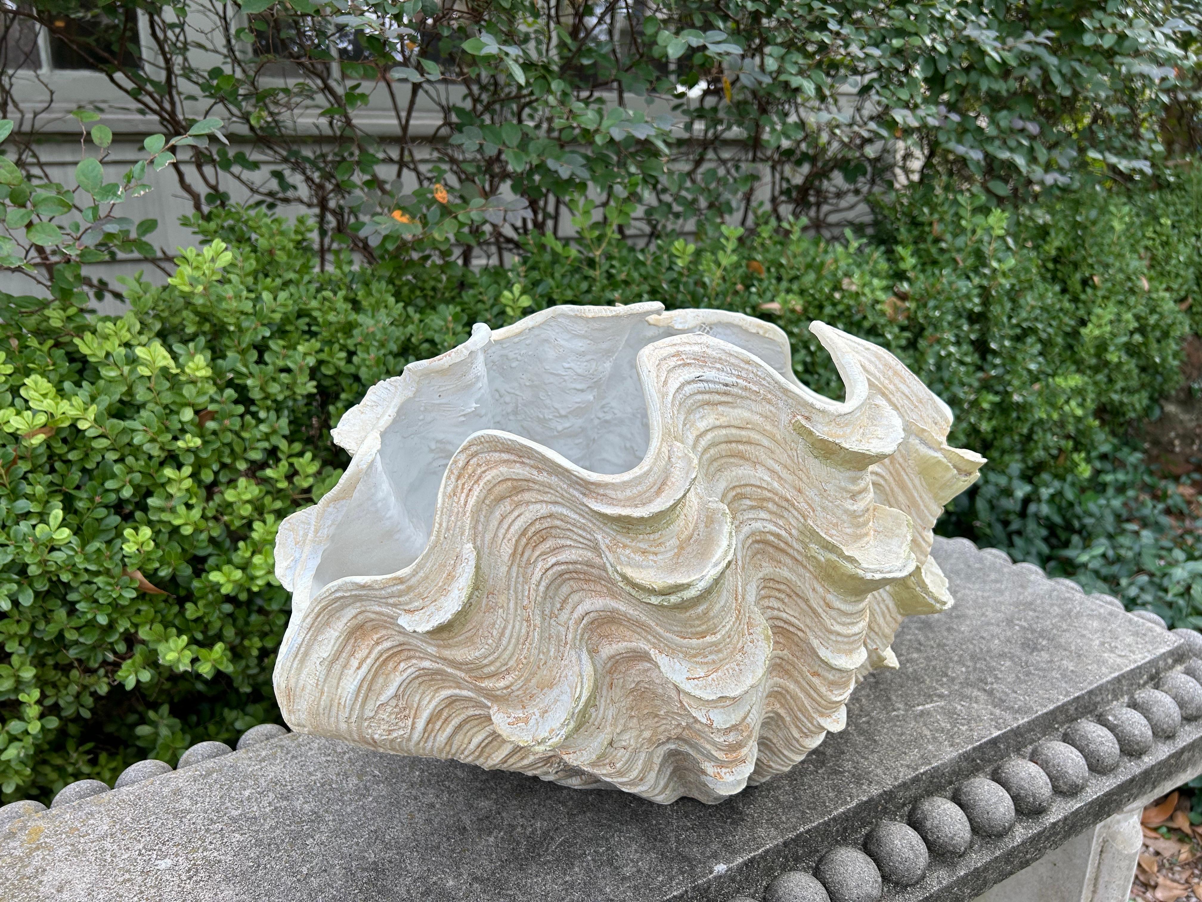 Conchiglia in gesso di metà secolo In condizioni buone in vendita a Houston, TX