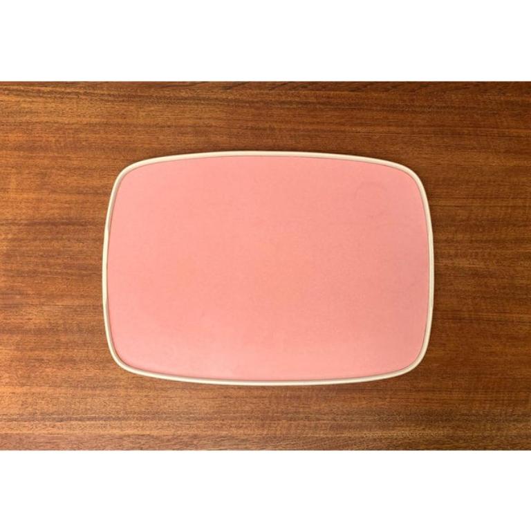 Bandeja abatible de plástico azul y rosa de mediados de siglo, años 60 en venta 3