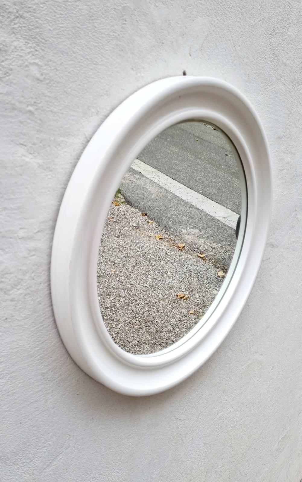 Mid Century Plastic Mirror by Carrara & Matta, America Brevettato, Italy 70s For Sale 1