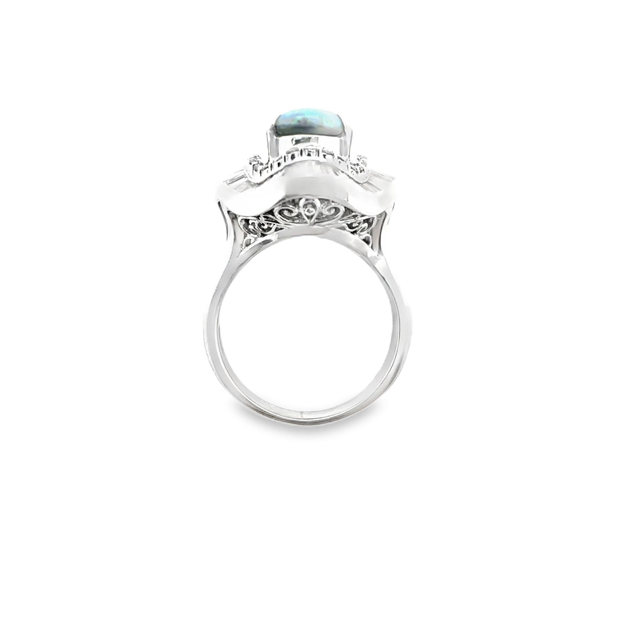 Anello stile Ballerina di metà secolo in platino con opale nero e diamanti In condizioni buone in vendita a Beverly Hills, CA