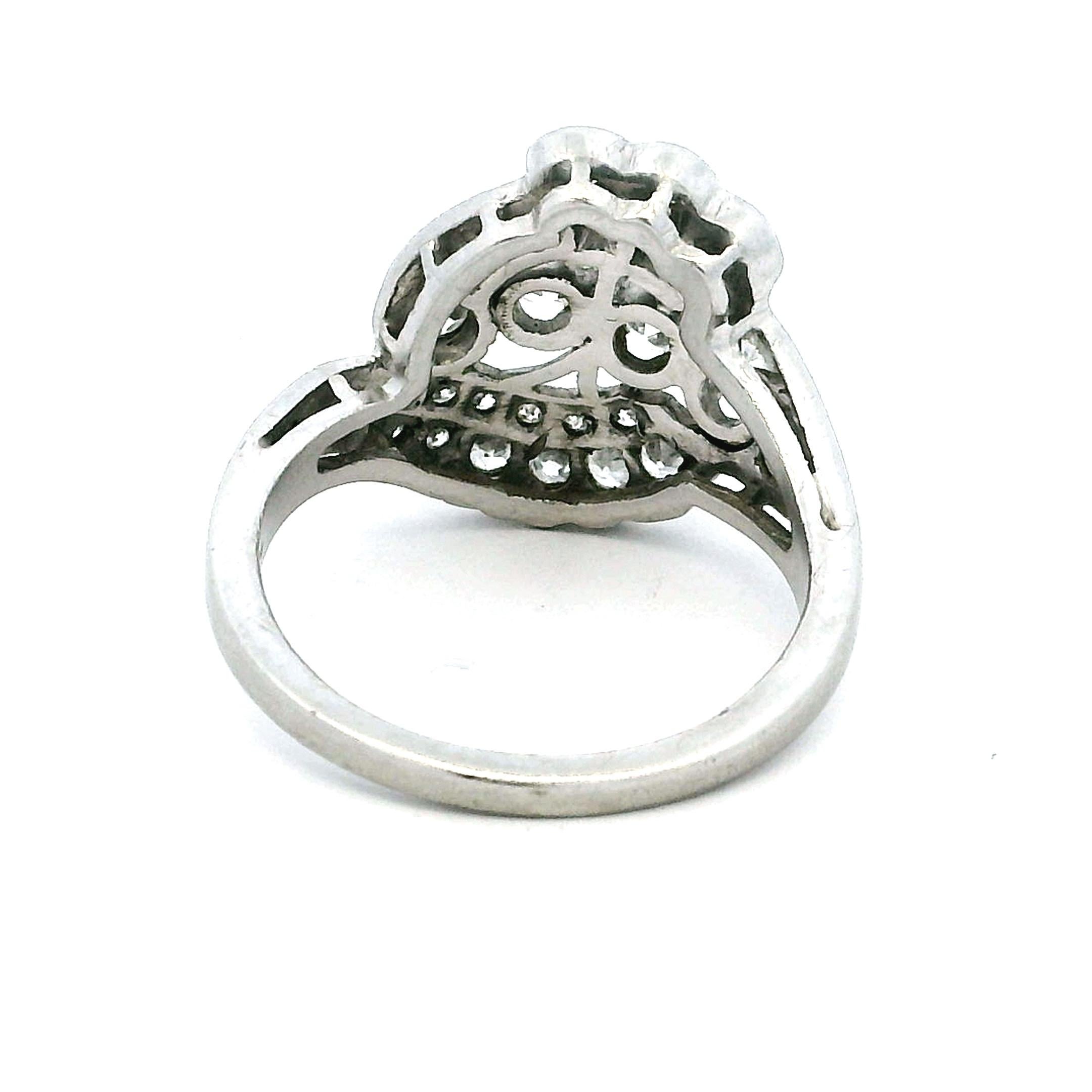 Anello spray in platino, onice e diamanti di metà secolo, attribuito a Frederick Fink in vendita 1