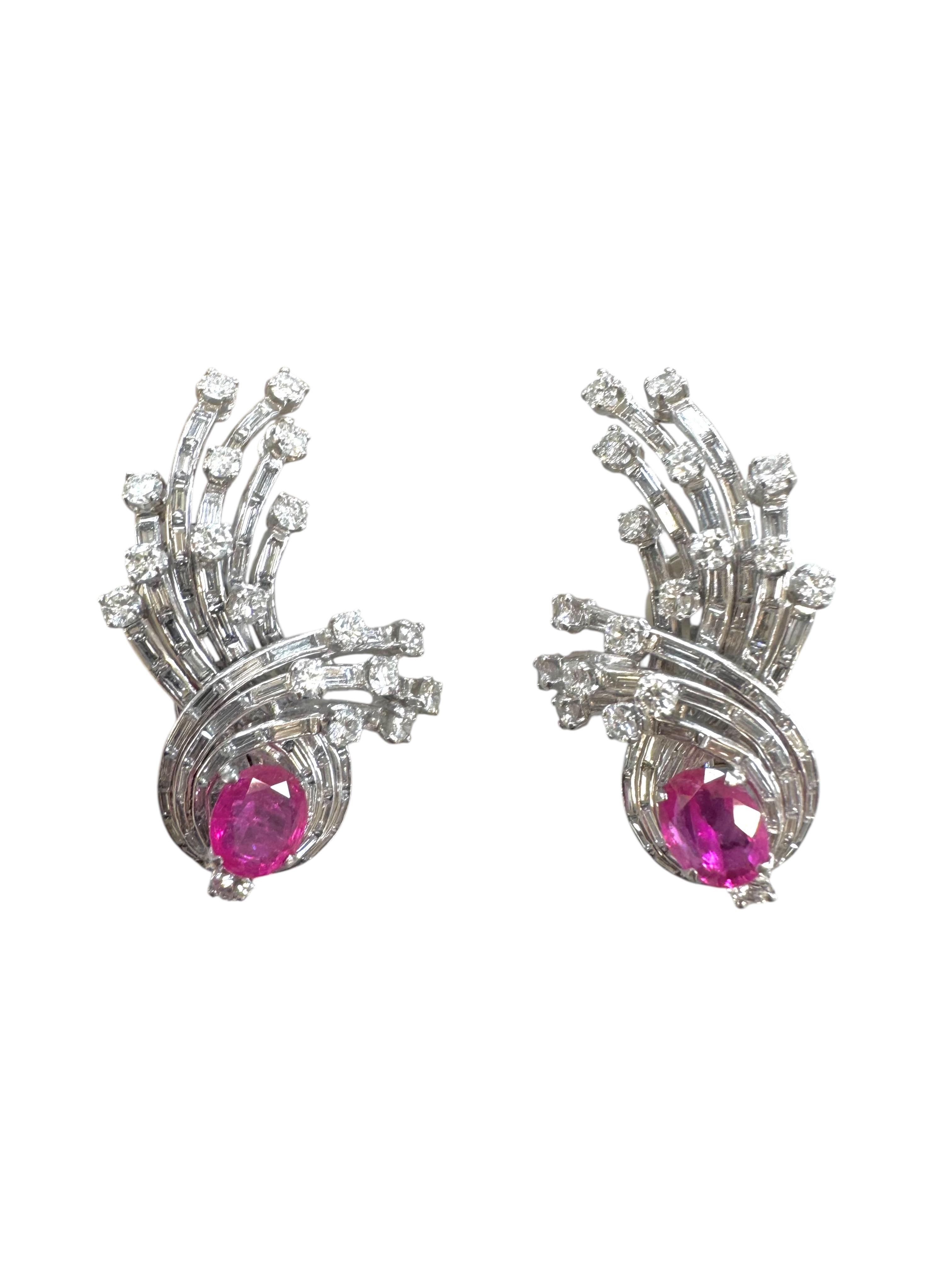 Boucles d'oreilles du milieu du siècle en platine avec rubis et diamants, 10,65 carats au total
