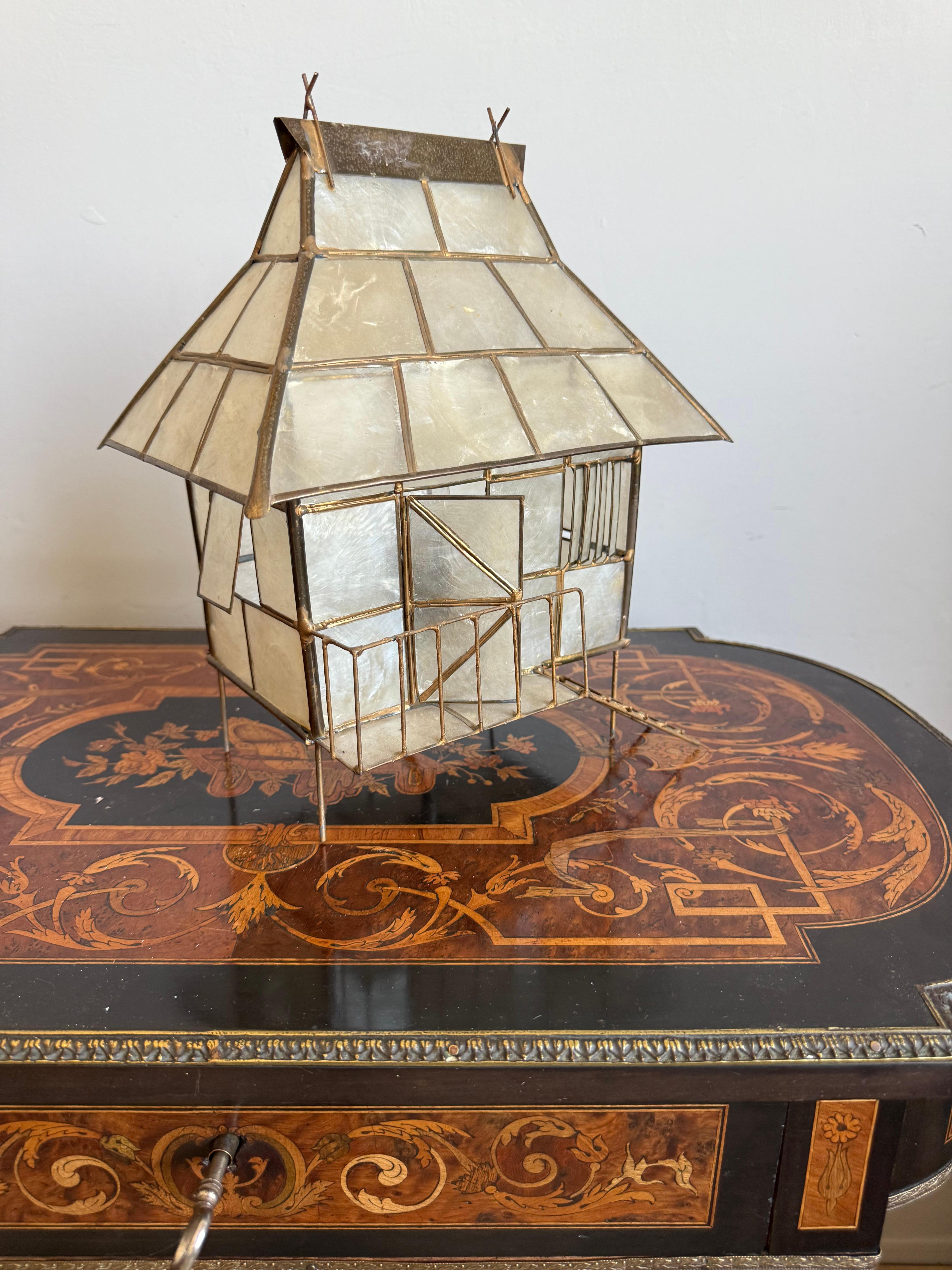 Mid-Century Plexiglass and Brass Miniature House Table Lamp, Handcrafted, 1950s For Sale 3