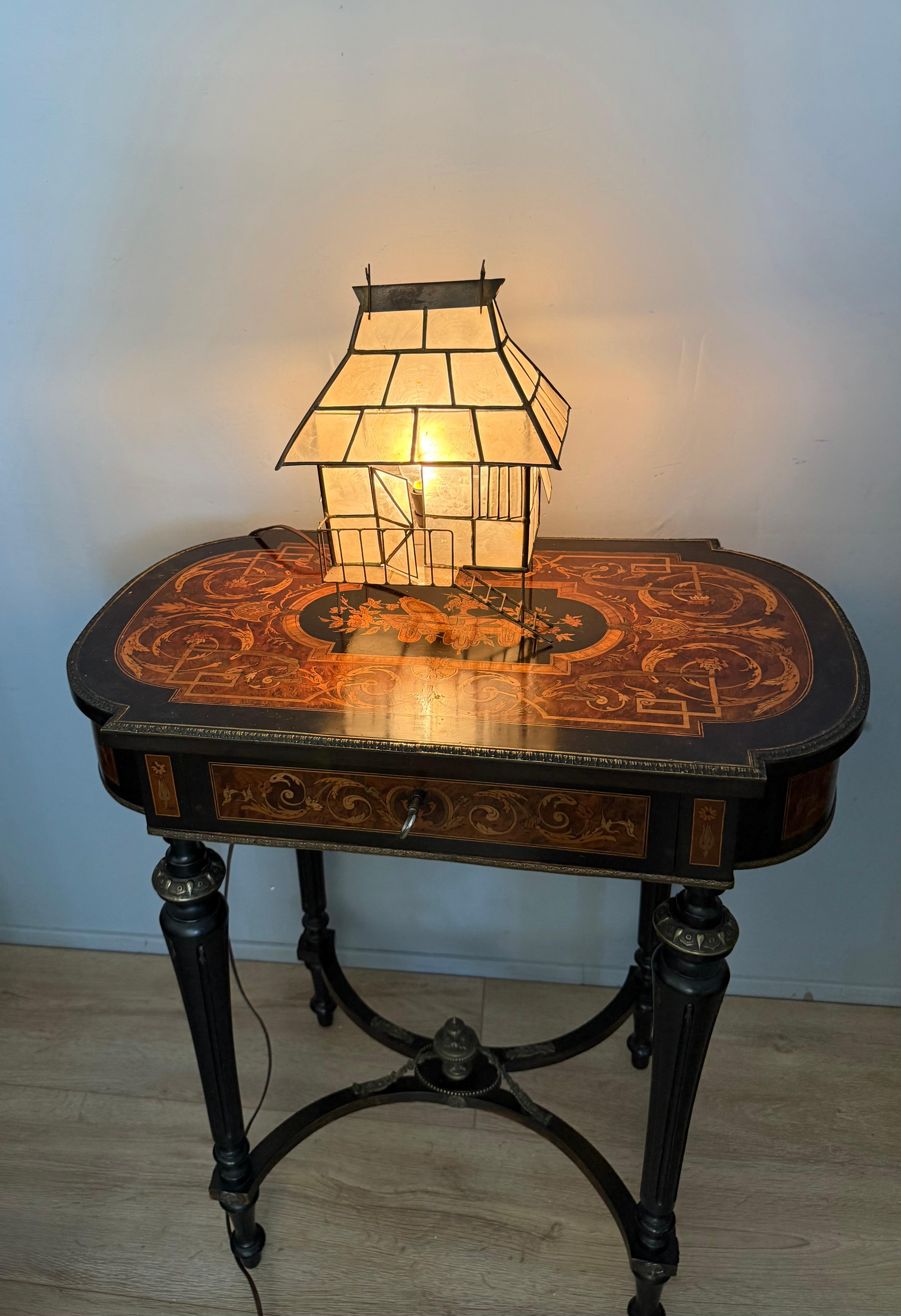 Mid-Century Plexiglass and Brass Miniature House Table Lamp, Handcrafted, 1950s For Sale 8