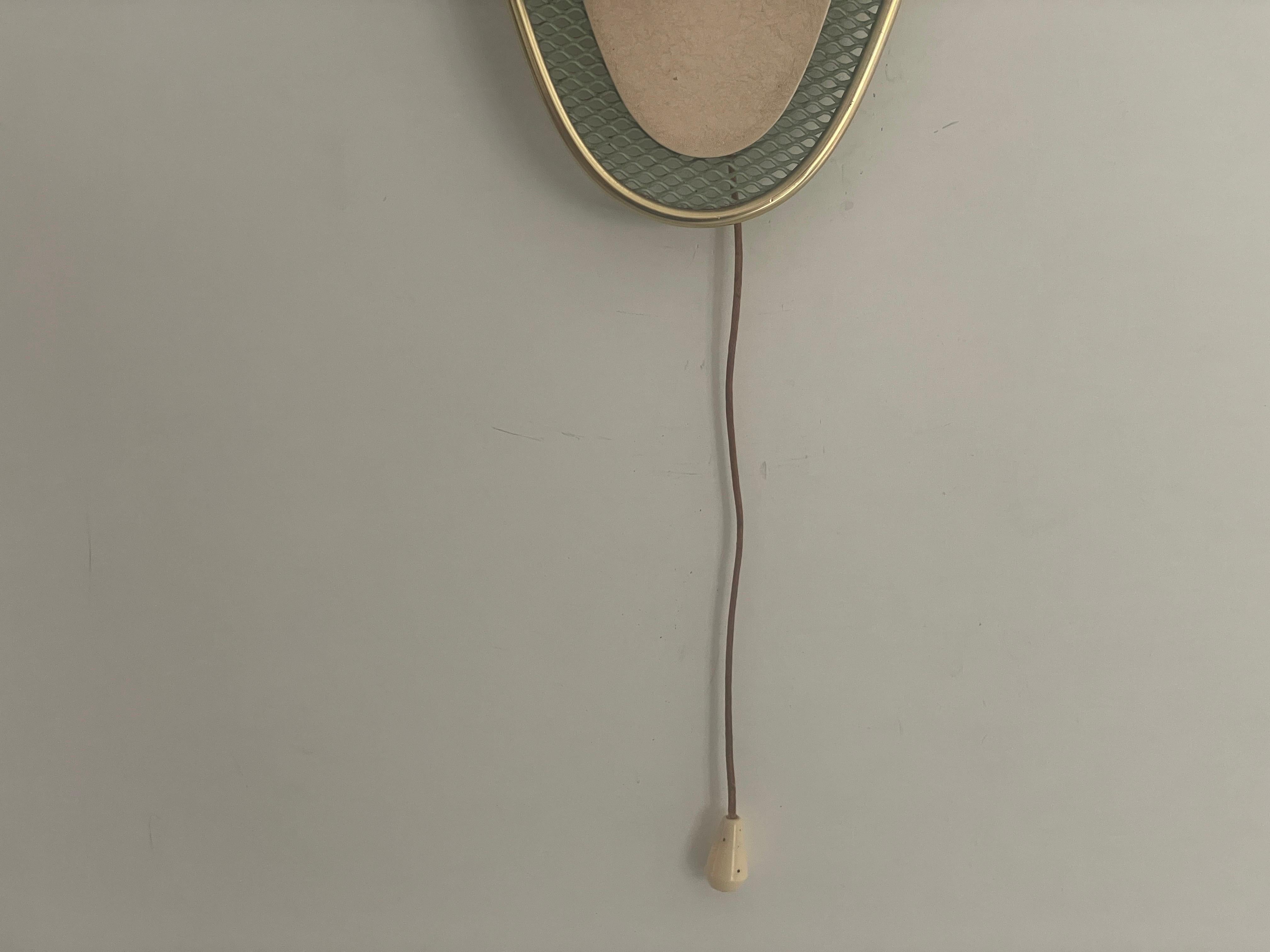 Paire d'appliques du milieu du siècle en plexiglas et métal vert/or, années 1950, Allemagne en vente 6
