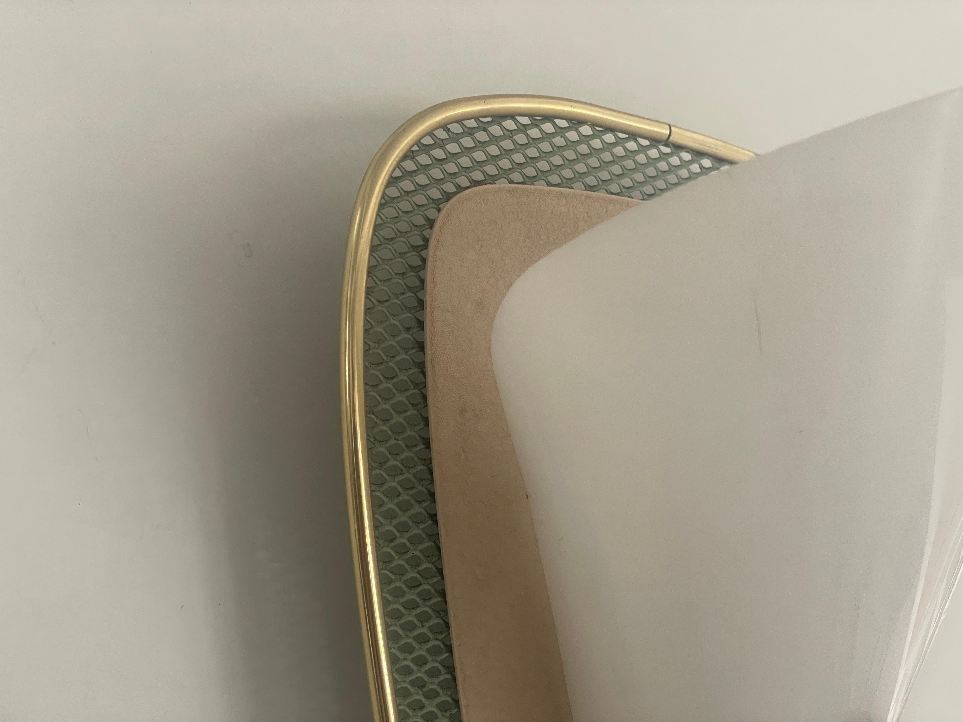 Milieu du XXe siècle Paire d'appliques du milieu du siècle en plexiglas et métal vert/or, années 1950, Allemagne en vente