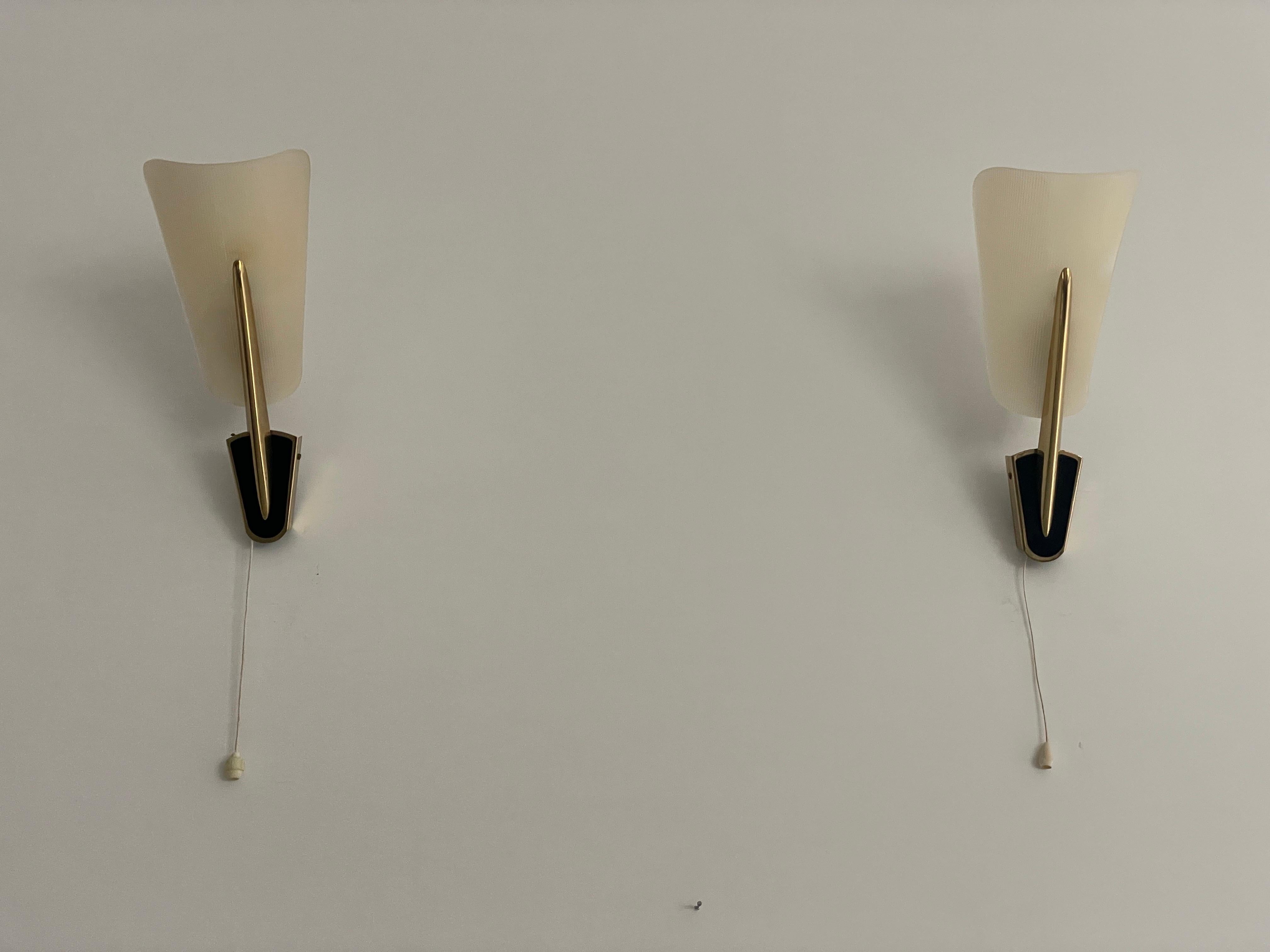 Mid-Century moderno Coppia di lampade in plexiglass della metà del secolo scorso, 1950, Germania in vendita