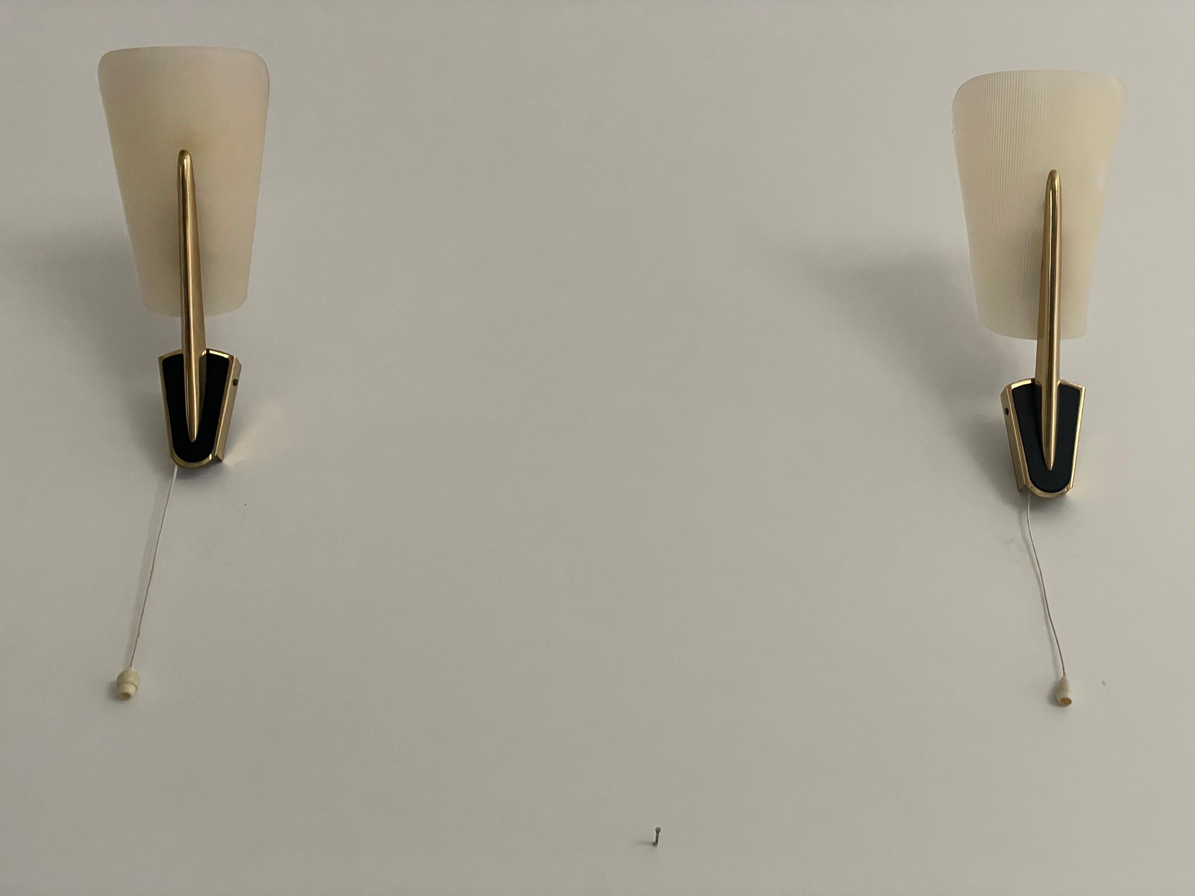 Tedesco Coppia di lampade in plexiglass della metà del secolo scorso, 1950, Germania in vendita
