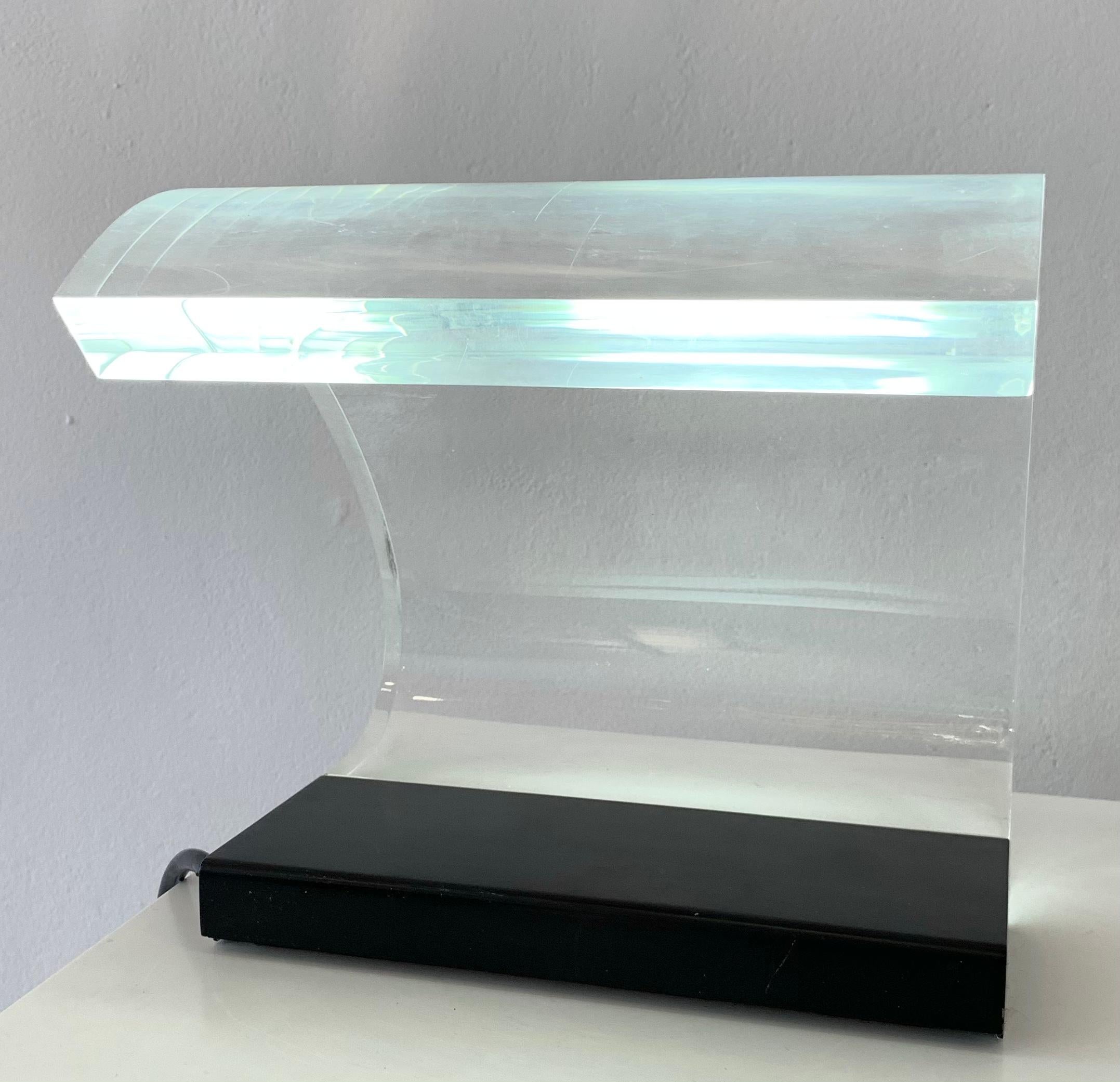 Italian Mid-Century Plexiglass Table Lamp Model ''Acrilica