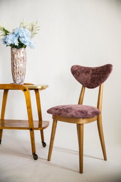 Sedia a cuore in legno chiaro e velluto viola prugna del Medioevo, Europa, 1960