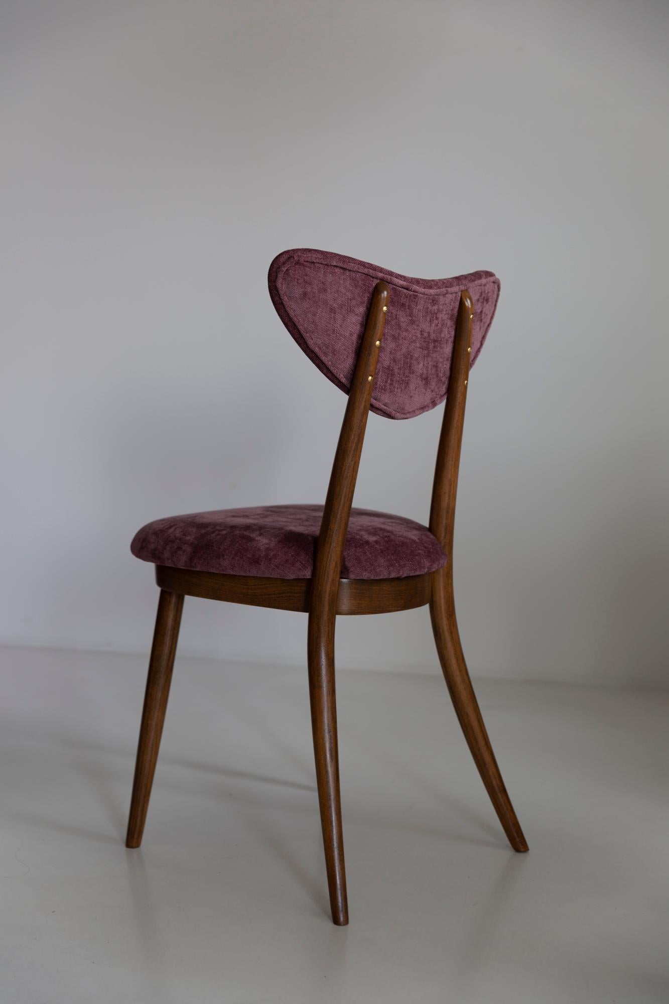 Midcentury Plum Violet Velvet, Walnut Wood Heart Chair, Europe, 1960s In Excellent Condition For Sale In 05-080 Hornowek, PL