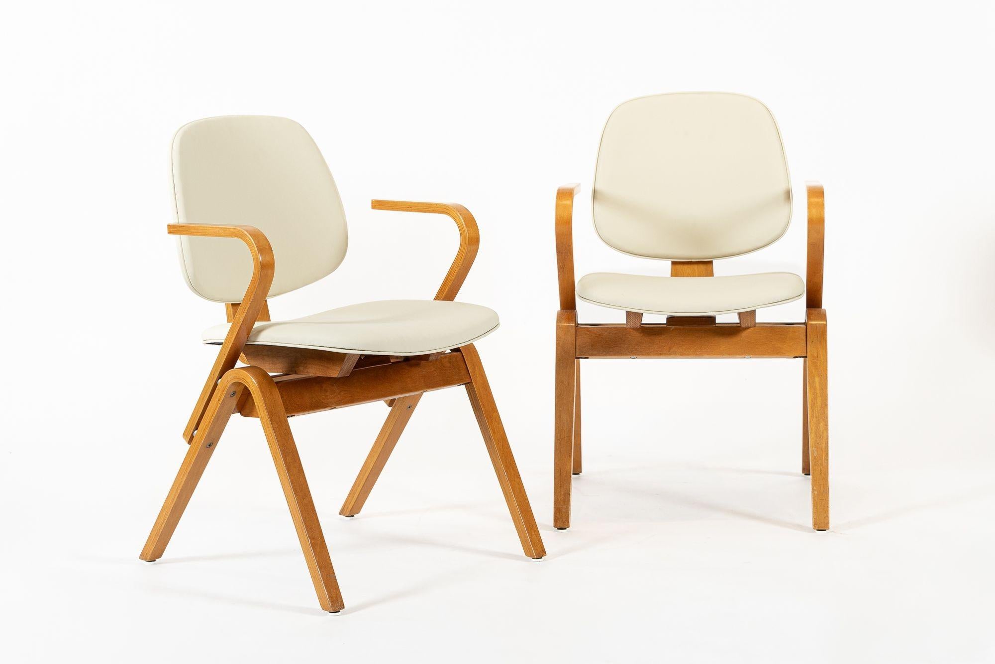 Poltrone in compensato del Medioevo di Joe Atkinson per Thonet In condizioni buone in vendita a Detroit, MI
