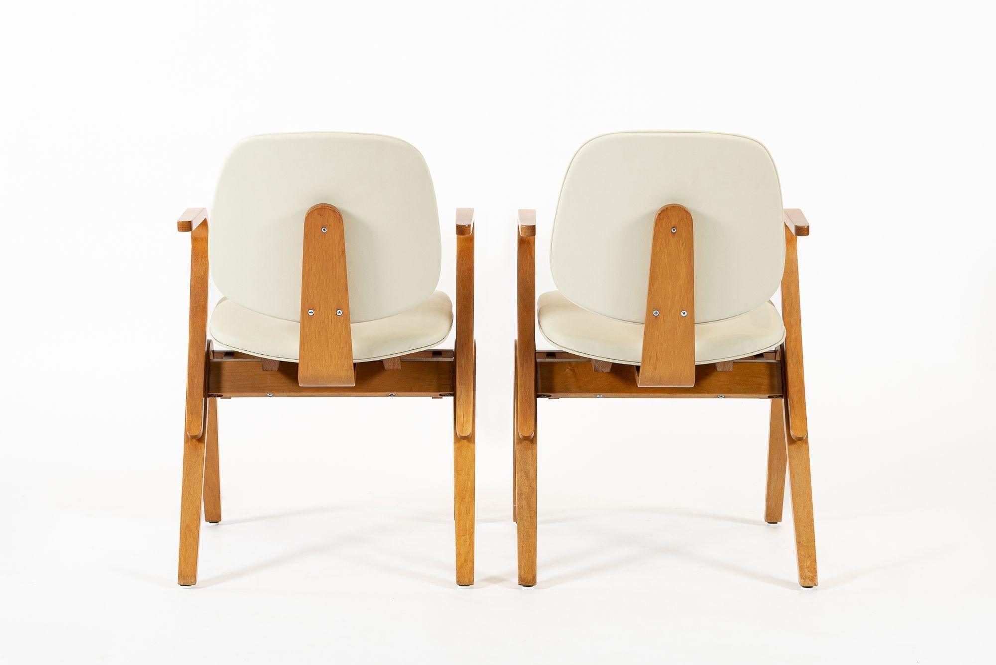 Poltrone in compensato del Medioevo di Joe Atkinson per Thonet in vendita 1