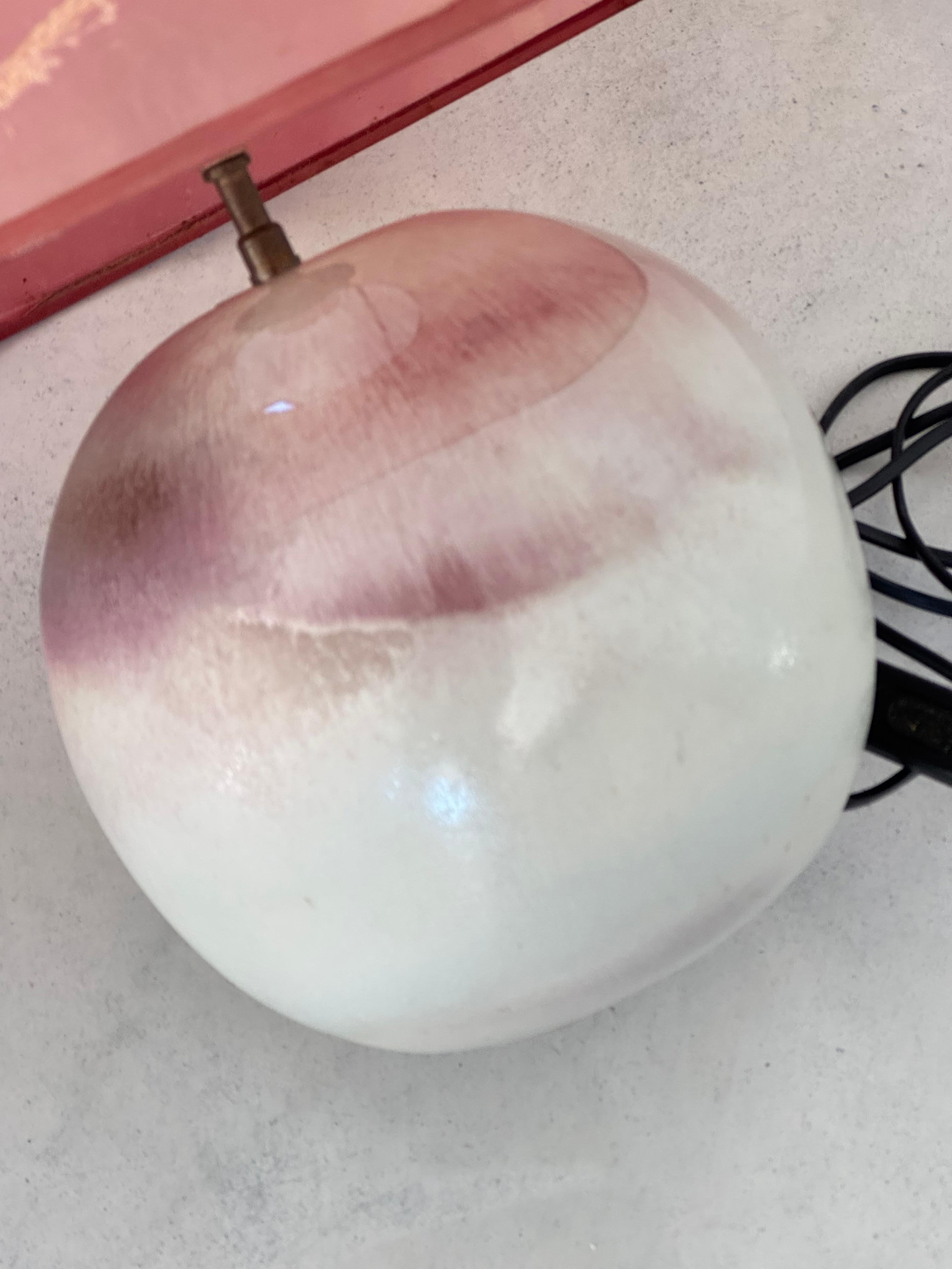 Lámpara de mesa de cerámica francesa poética de mediados de siglo con pantalla botánica original Años 60 en venta 8