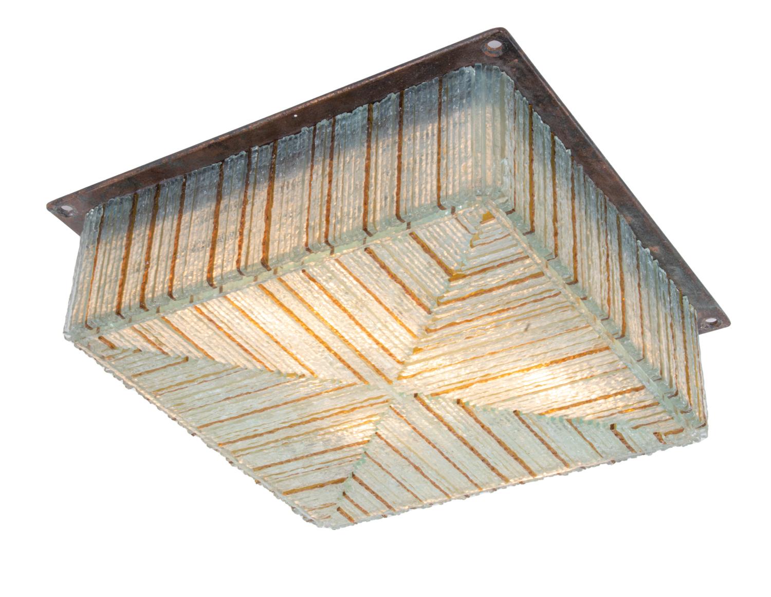 1960s Italia Siglo Medio Poliarte Brutalista Flush Mount Cristal de Murano y Bronce en venta 2