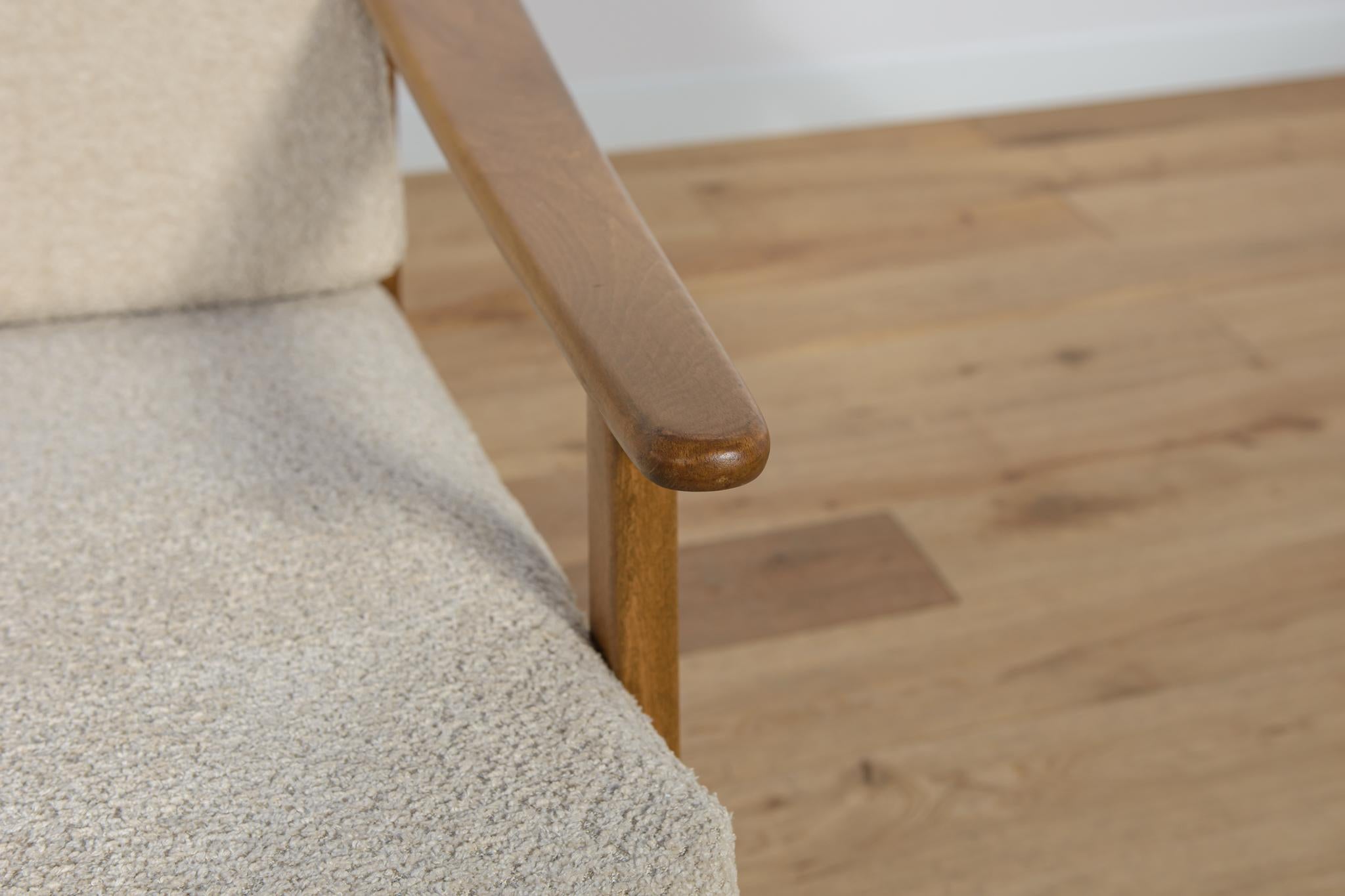 Fauteuils polonais du milieu du siècle, modèle 5825, années 1960 en vente 2