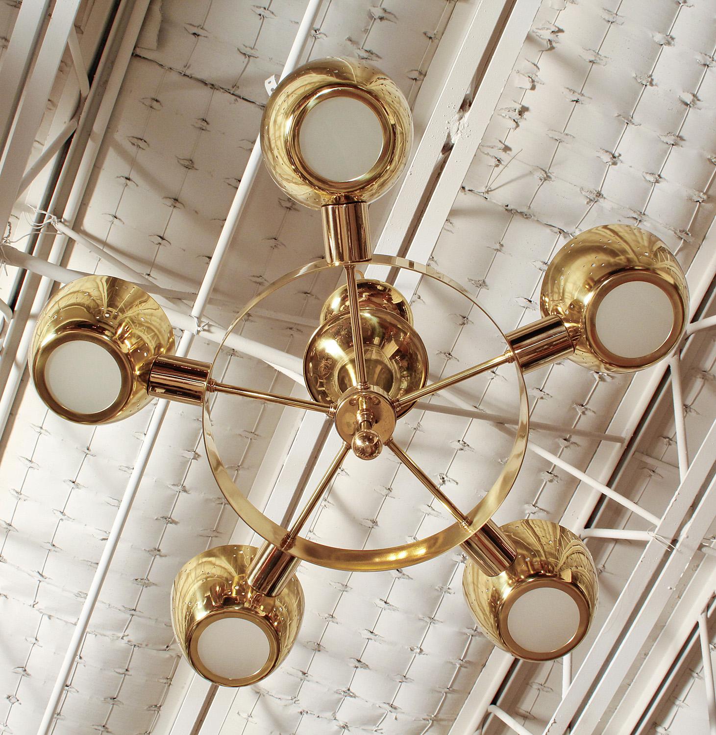 Mid-20th Century Midcentury Polished Brass Chandelier by Lightolier