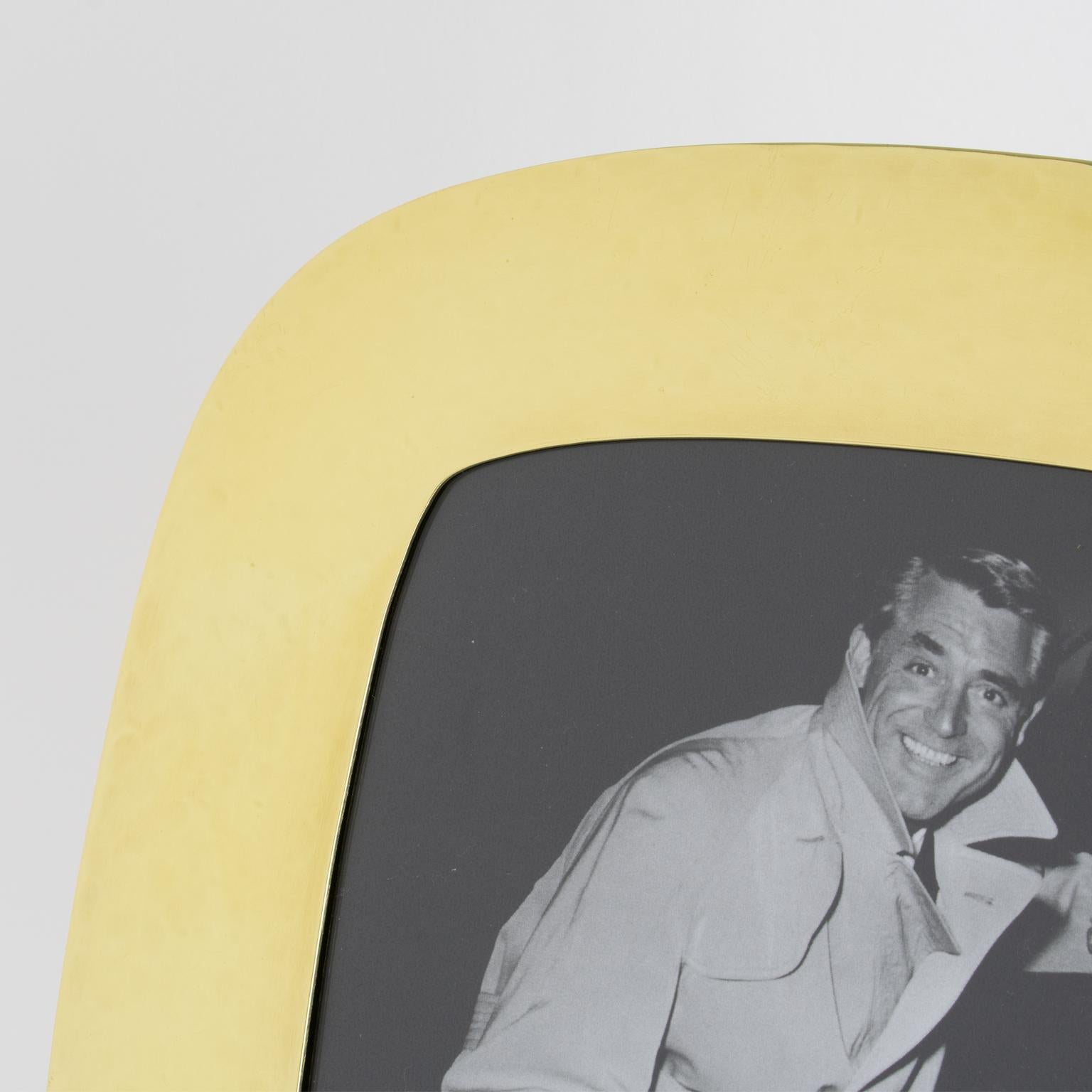 Marco de latón pulido de mediados de siglo, hacia 1970 en venta 4