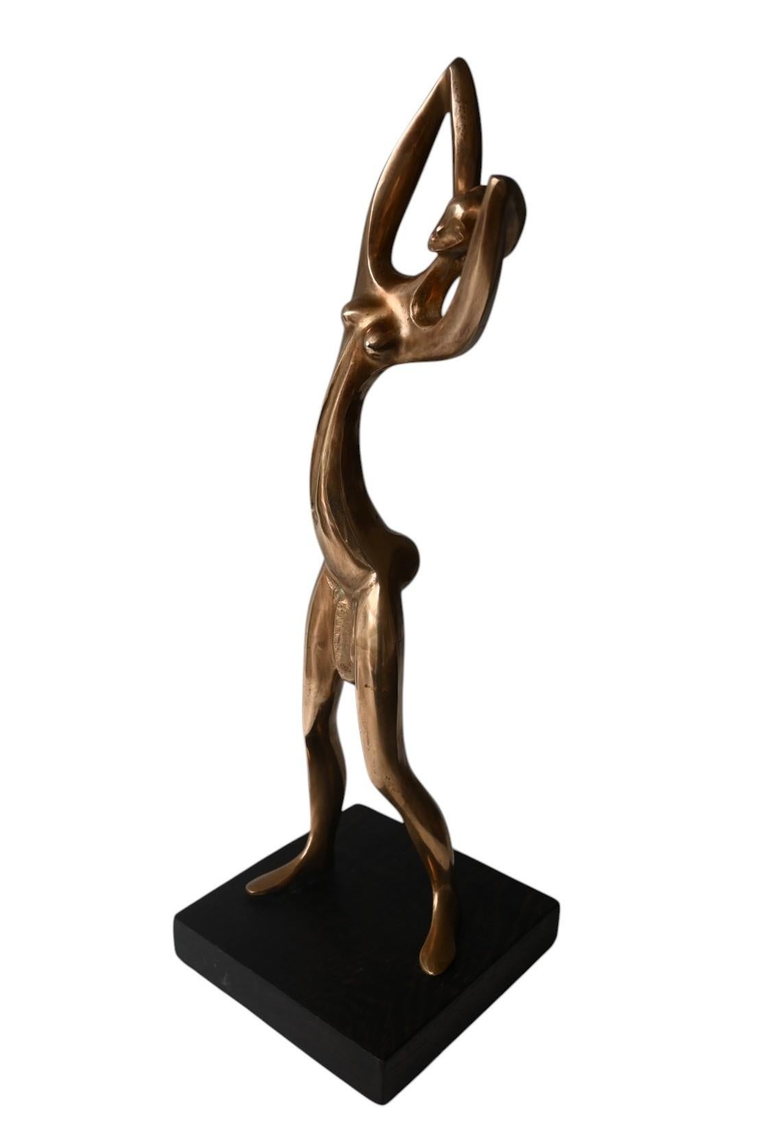 Metà secolo Statua africanista stilizzata in ottone lucido stile Hagenhauer in vendita 1