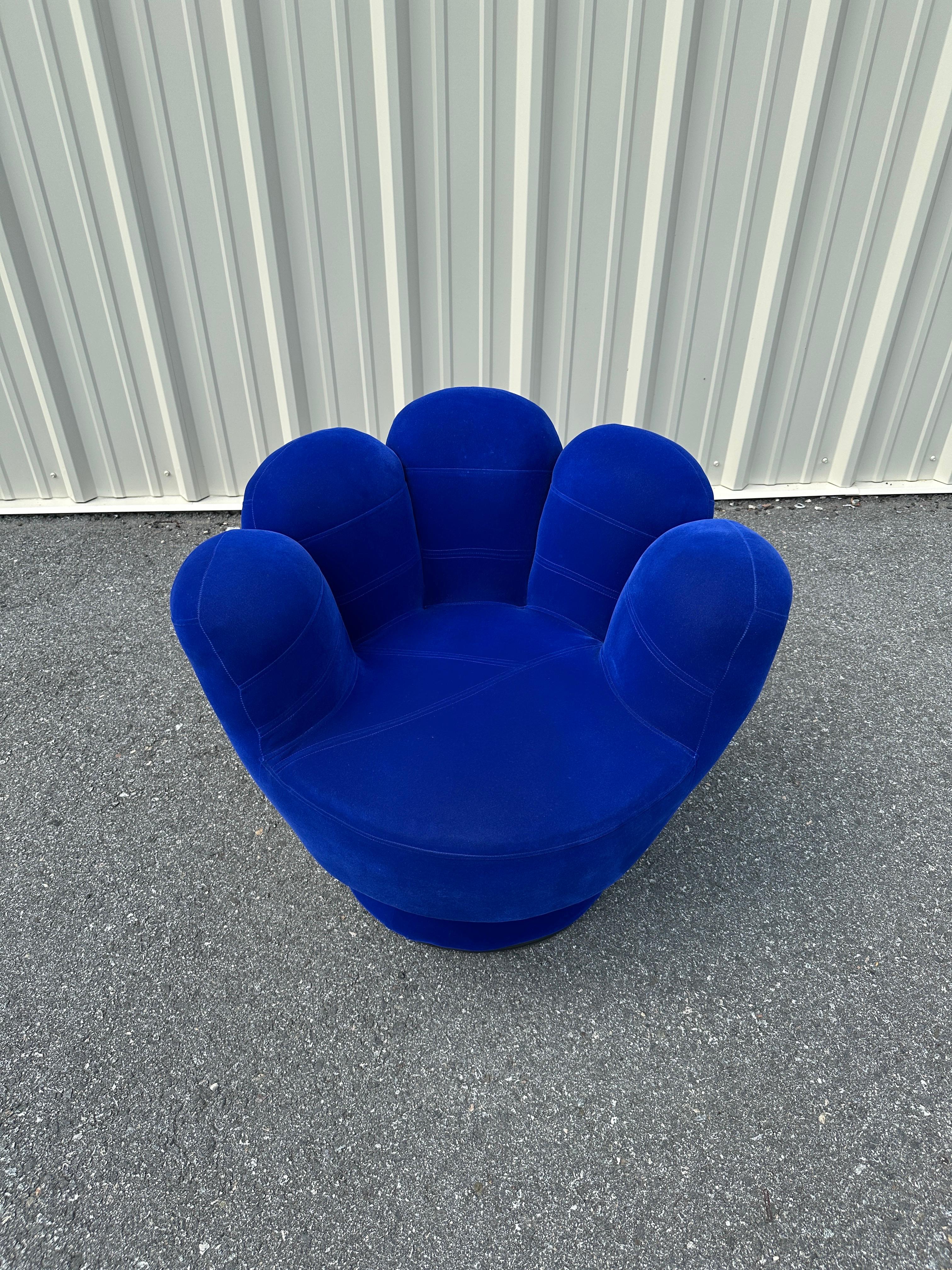 XX secolo Sedia a mano blu Pop Art di metà secolo in vendita