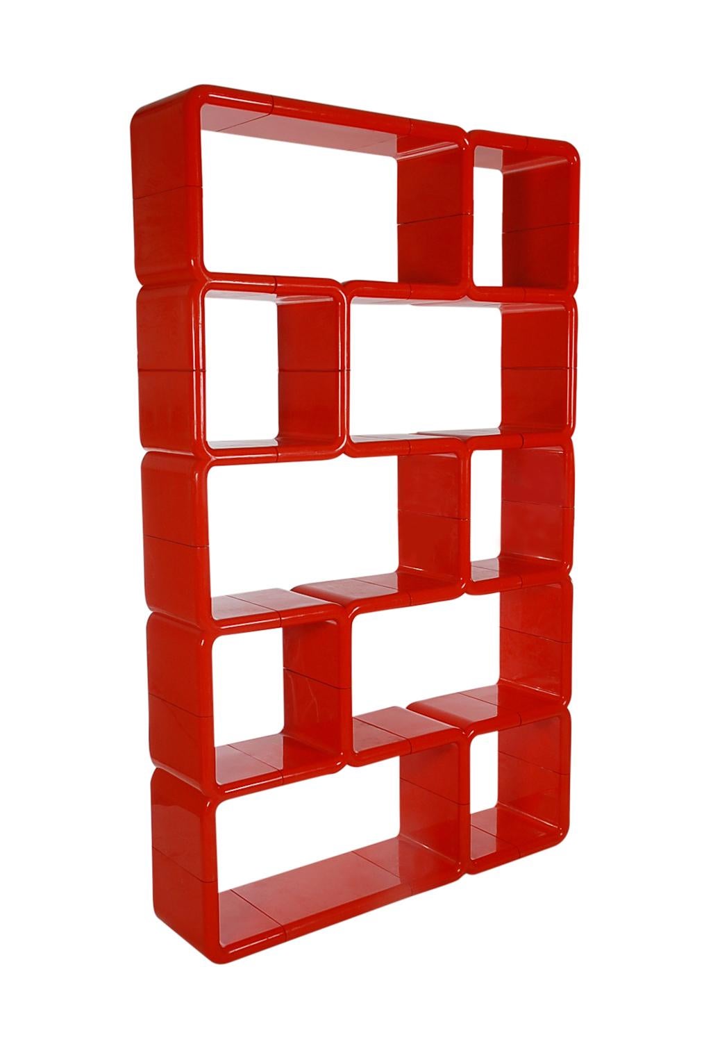 A hard to find set in the most desirable color. This Umbo set is a modular system designed by Kay Leroy Ruggles for Directional Furniture. It comes with all of the pieces shown with connecting pegs. Its fully modular with endless design