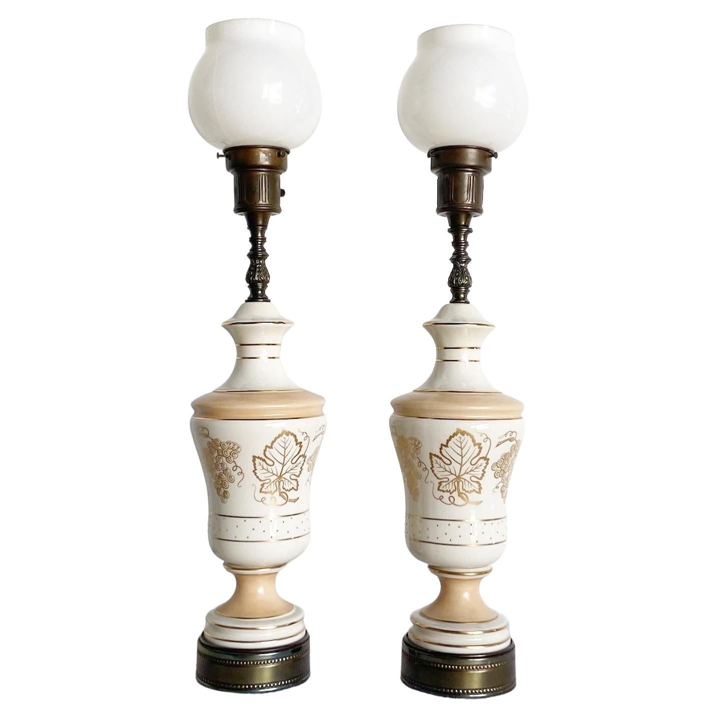 Lampes de table en porcelaine et laiton du milieu du siècle