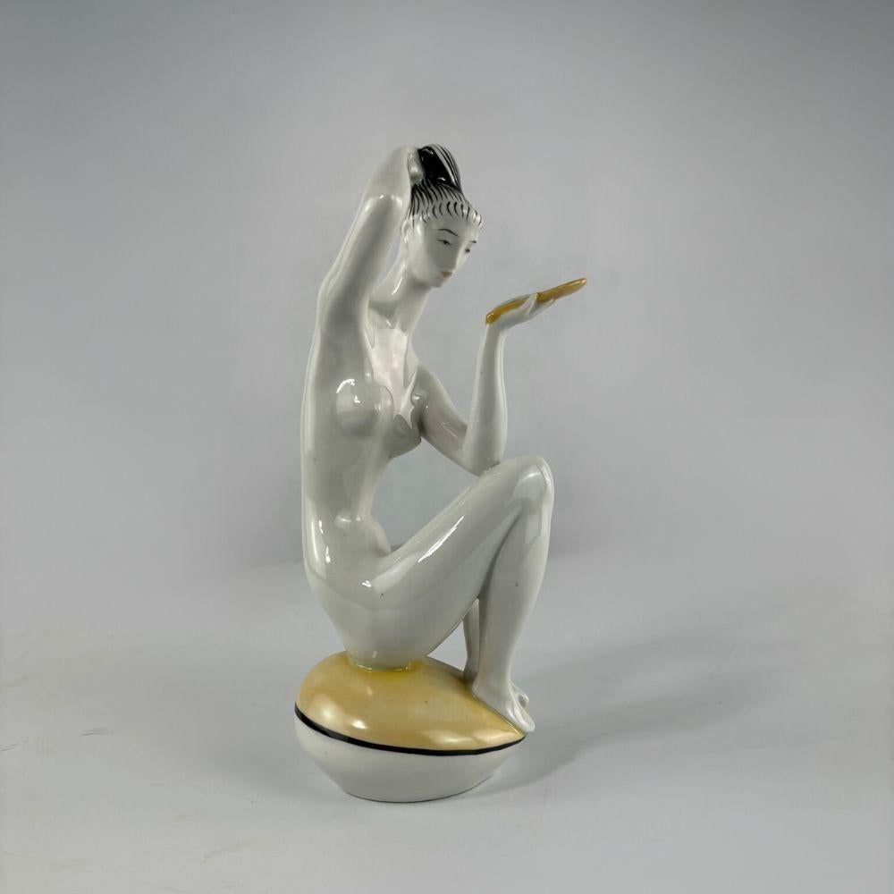 Mid-Century Modern Porcelaine du milieu du siècle par János Török - Manufacture de Zsolnay - MCM en vente