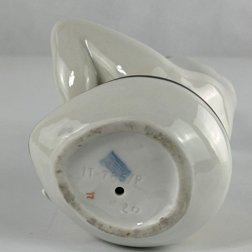 Hongrois Porcelaine du milieu du siècle par János Török - Manufacture de Zsolnay - MCM en vente