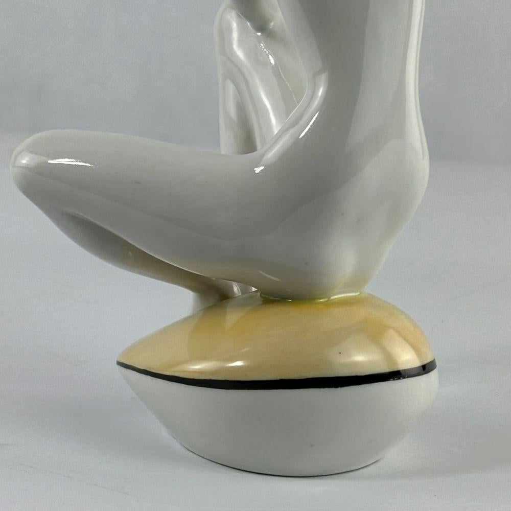 Milieu du XXe siècle Porcelaine du milieu du siècle par János Török - Manufacture de Zsolnay - MCM en vente