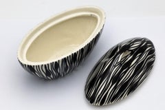 Ataúd de porcelana de mediados de siglo, Włocławek, Instituto de Diseño Industrial, años sesenta.