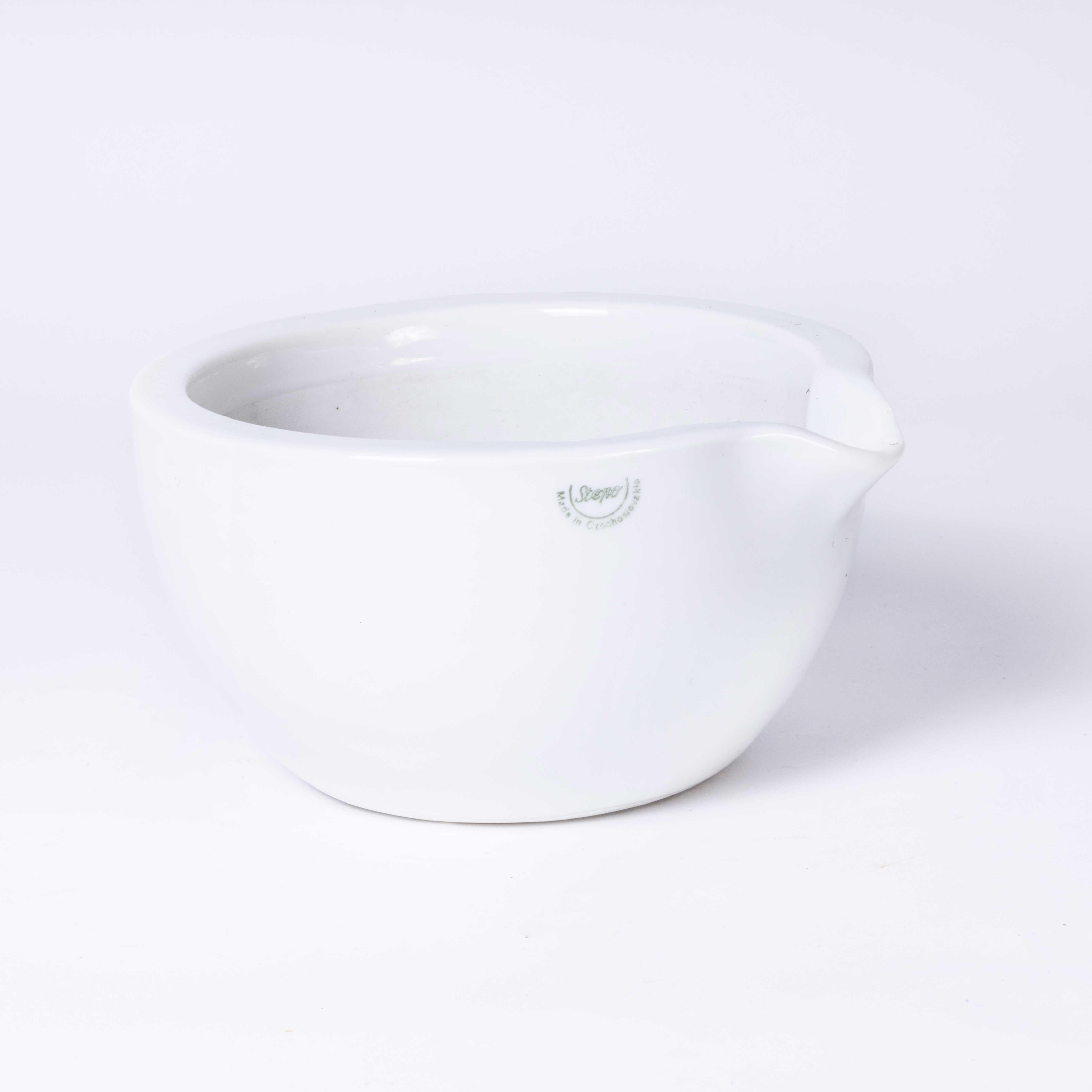 Mid Century Porcelain Deep Crucible Laboratory Bowl. Made in Czech. 

A white porcelain bowl with a smooth finish and a spout for pouring. In excellent vintage condition.

Workshop Report:
Our workshop team inspect every product and carry out any
