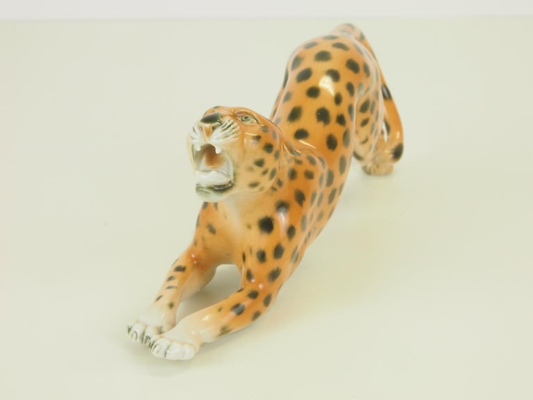 Midcentury Porcelain Figurine Depicting a Leppard by Karl ENS Volkstedt Dresden For Sale 7