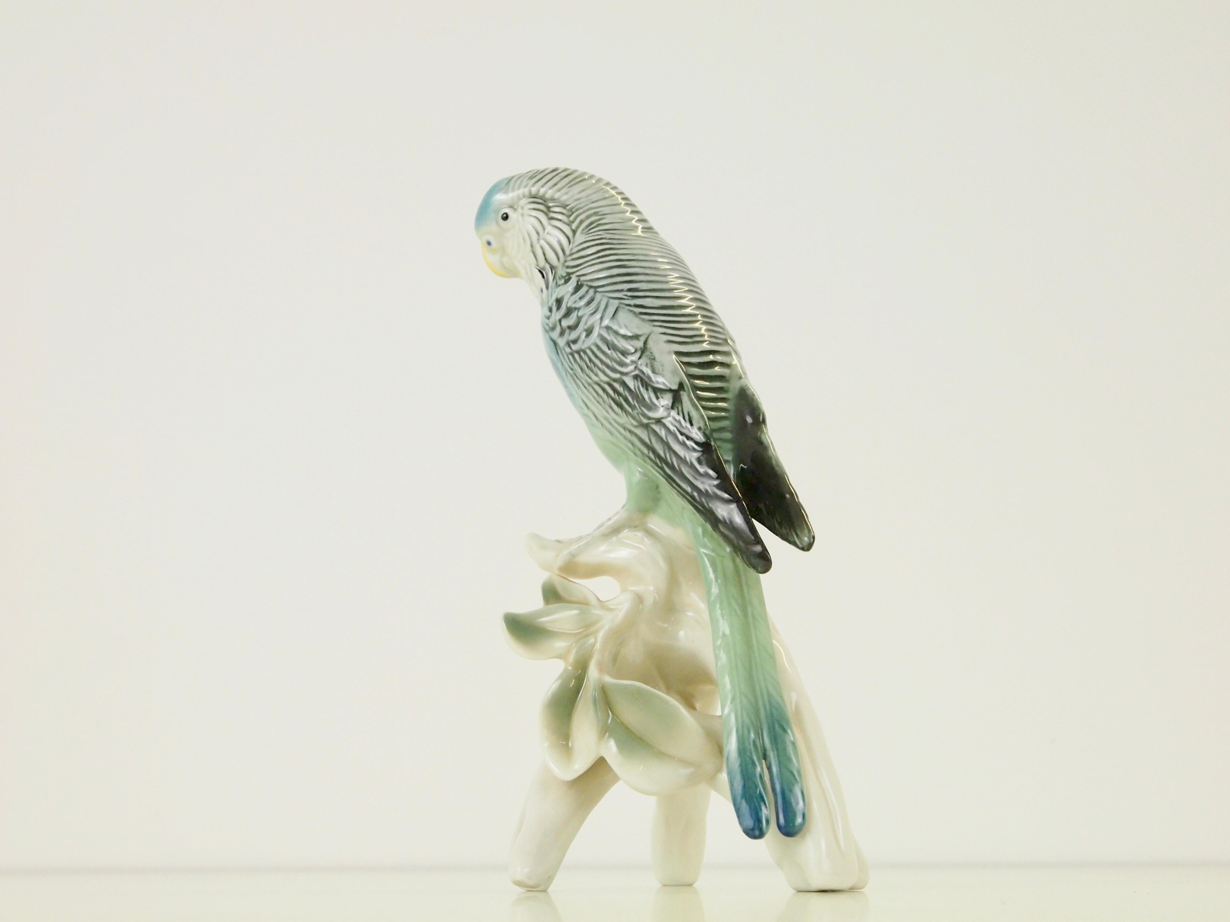 Midcentury Porcelain Figurine Depicting a Parrot by Porzellanfabrik Karl Ens For Sale 5