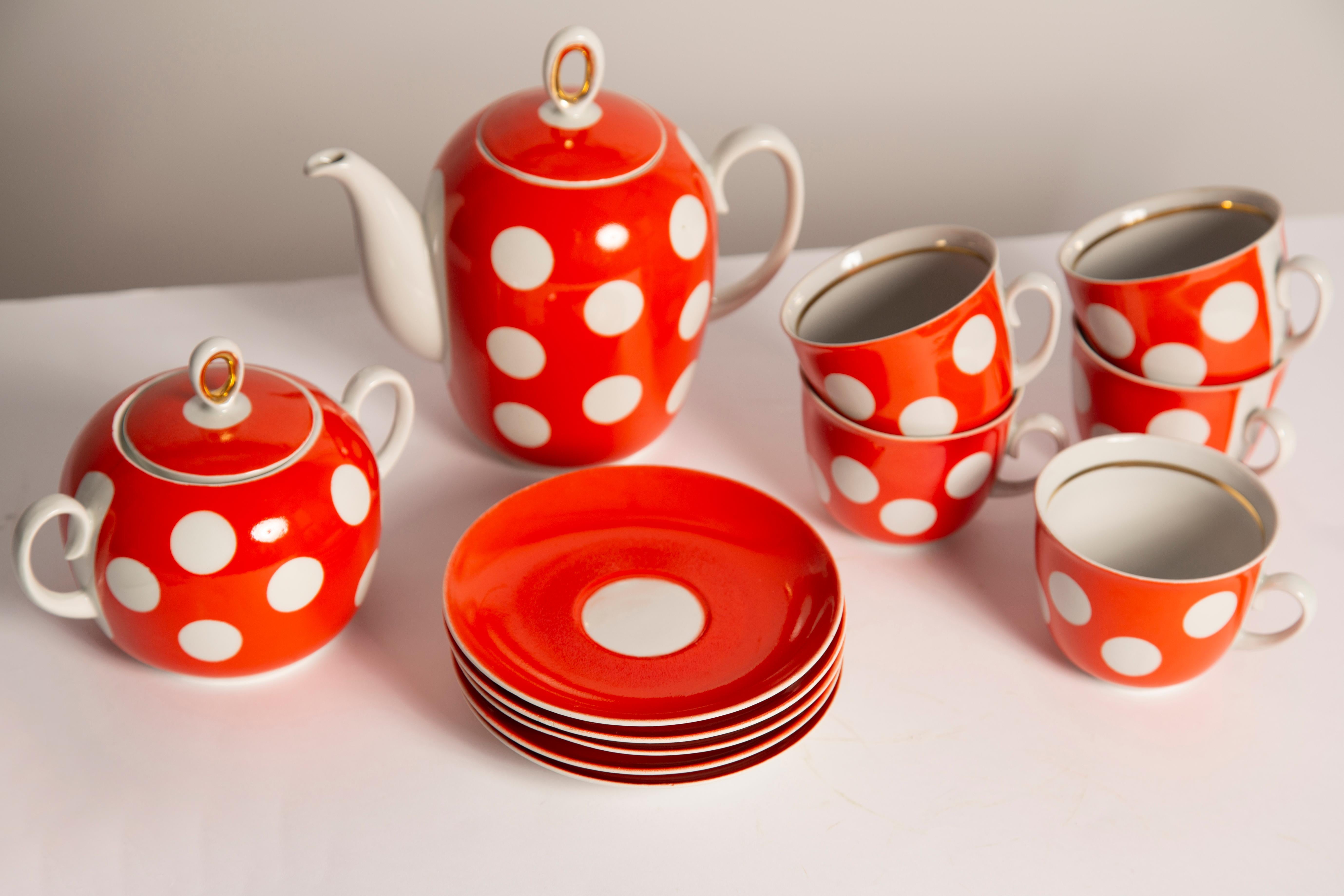 Midcentury Porcelain Red Dots Tea Coffee Service Jug and Cups, Poland, 1960 For Sale 9