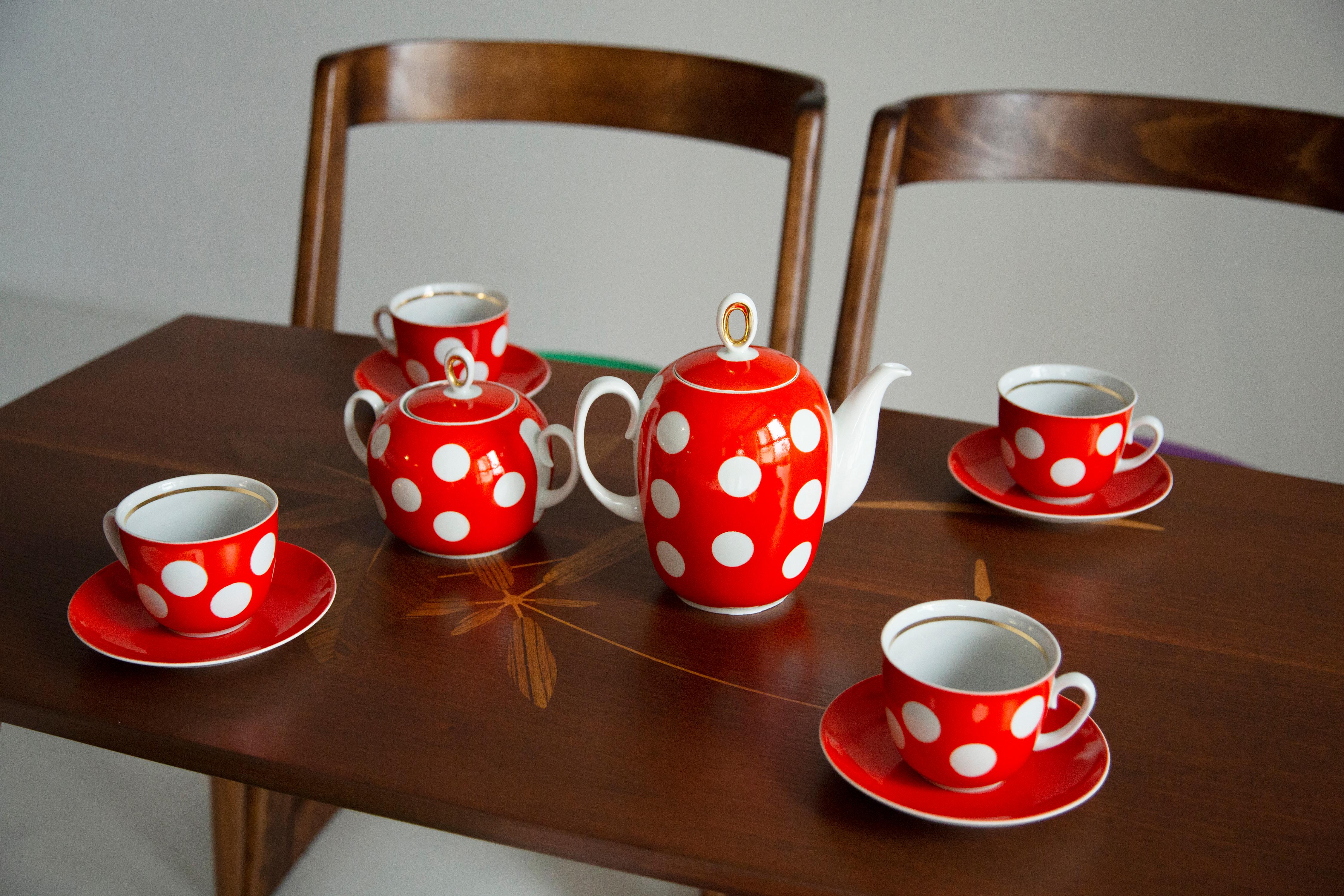 Polish Midcentury Porcelain Red Dots Tea Coffee Service Jug and Cups, Poland, 1960 For Sale