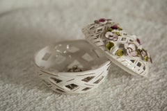 Midcentury Porcelain Roses Casket, Cigarette Case, or Jewelry Box, Italy, 1960s