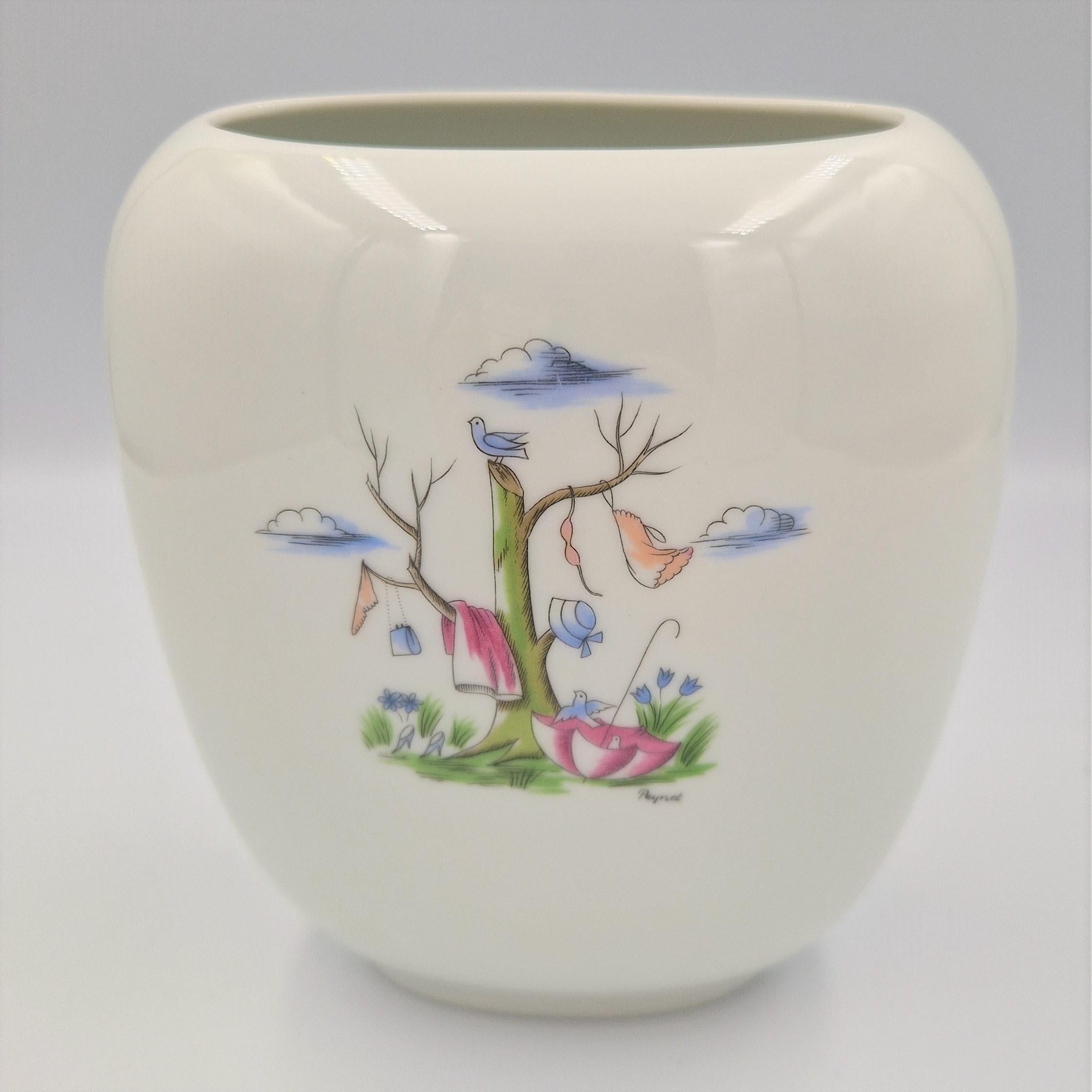 German MId Century porcelain vase by Raymon Peynet for Rosenthal. 1950 - 1959 For Sale