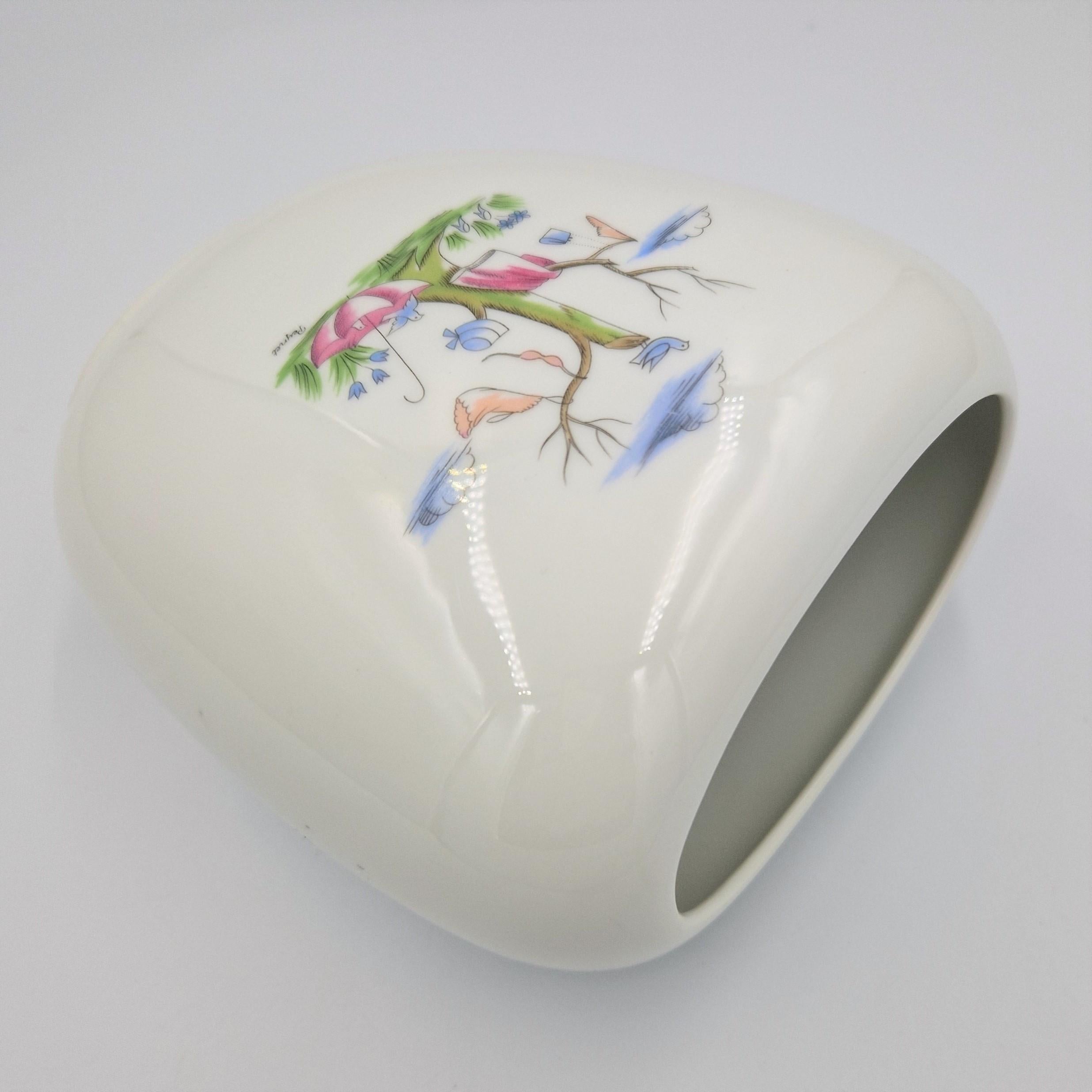 MId Century porcelain vase by Raymon Peynet for Rosenthal. 1950 - 1959 In Excellent Condition For Sale In CADALSO, ES