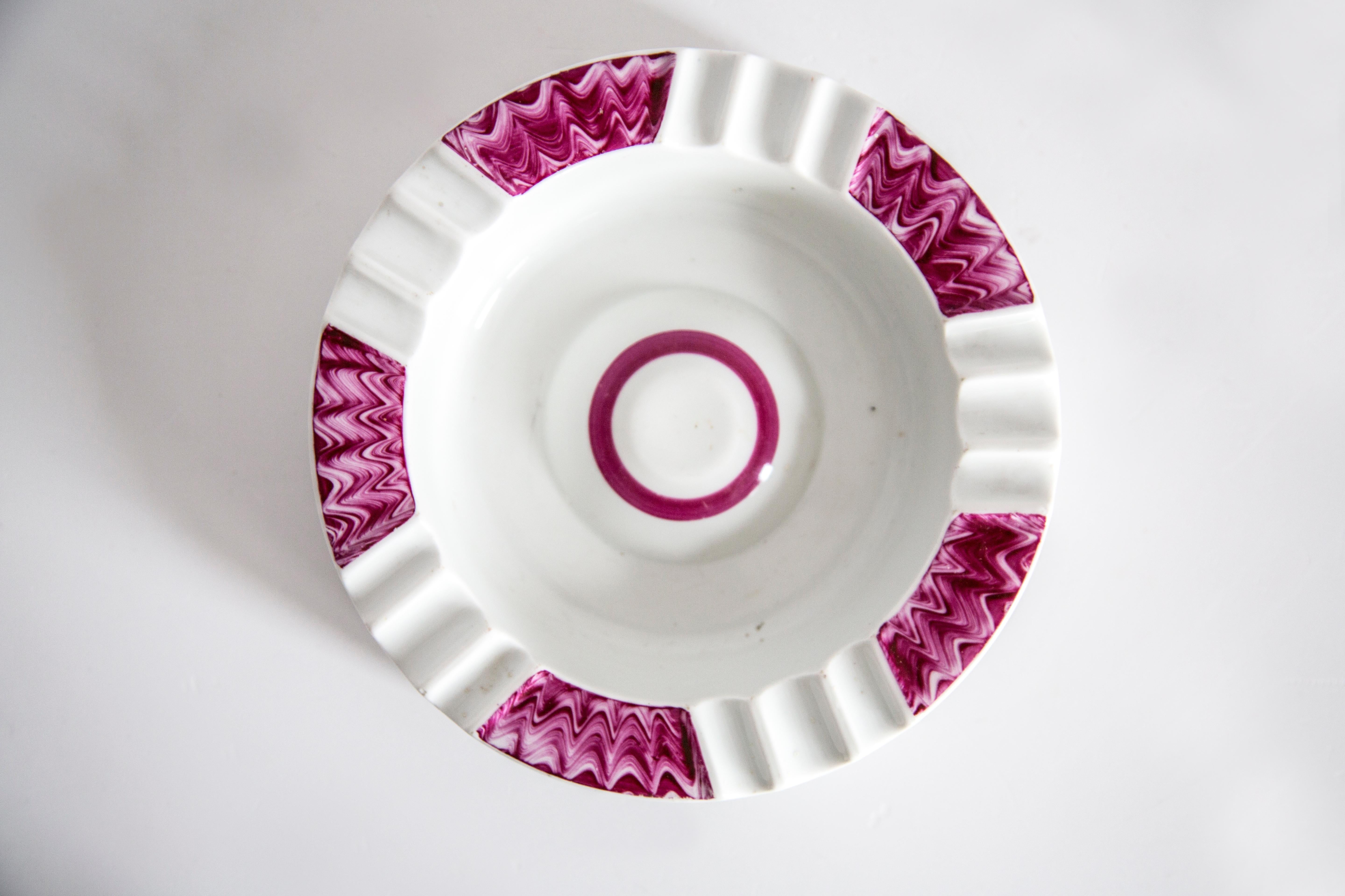 Mid Century Porcelain White and Pink Ashtray, Europe, 1960s 3
