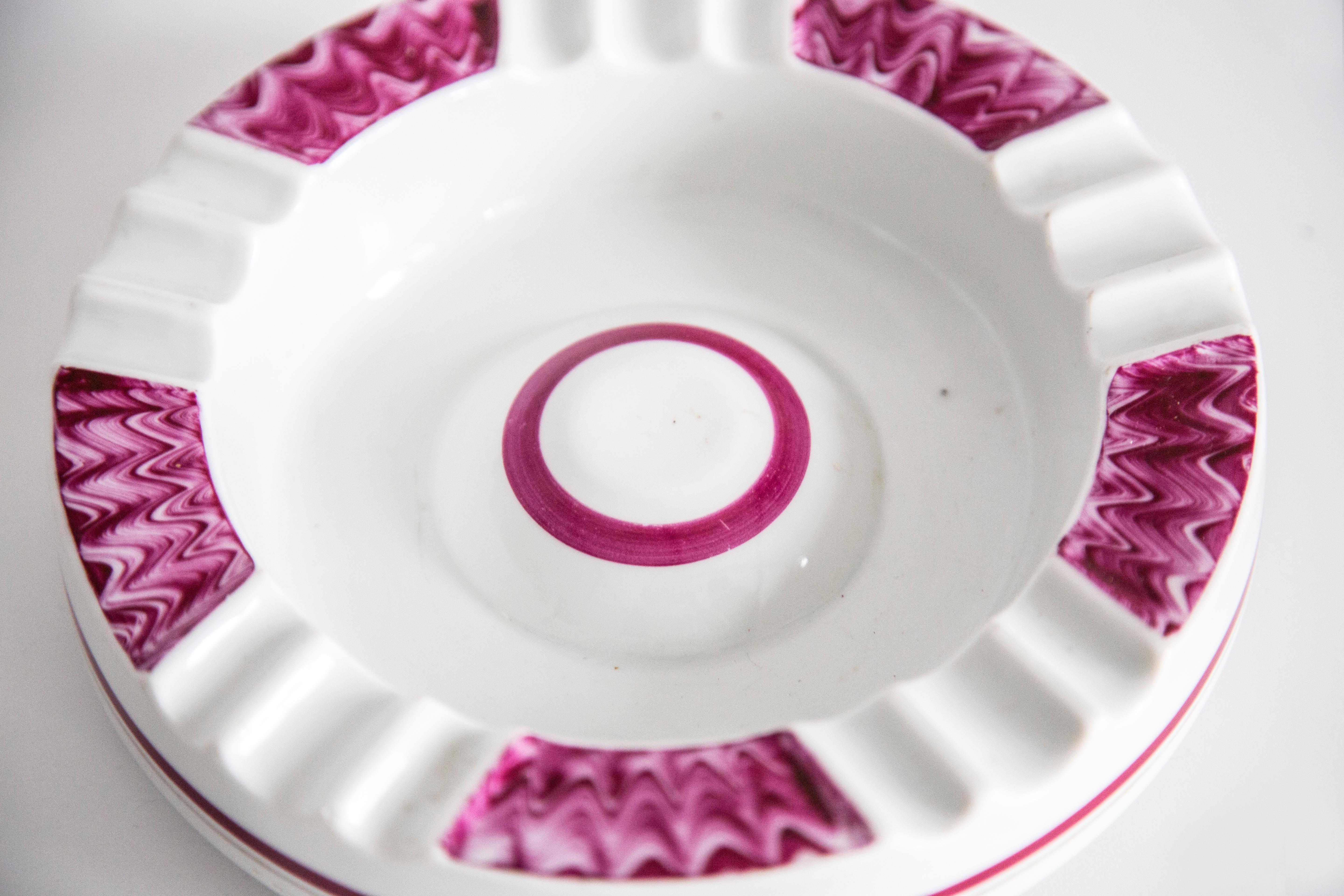 Mid Century Porcelain White and Pink Ashtray, Europe, 1960s 4
