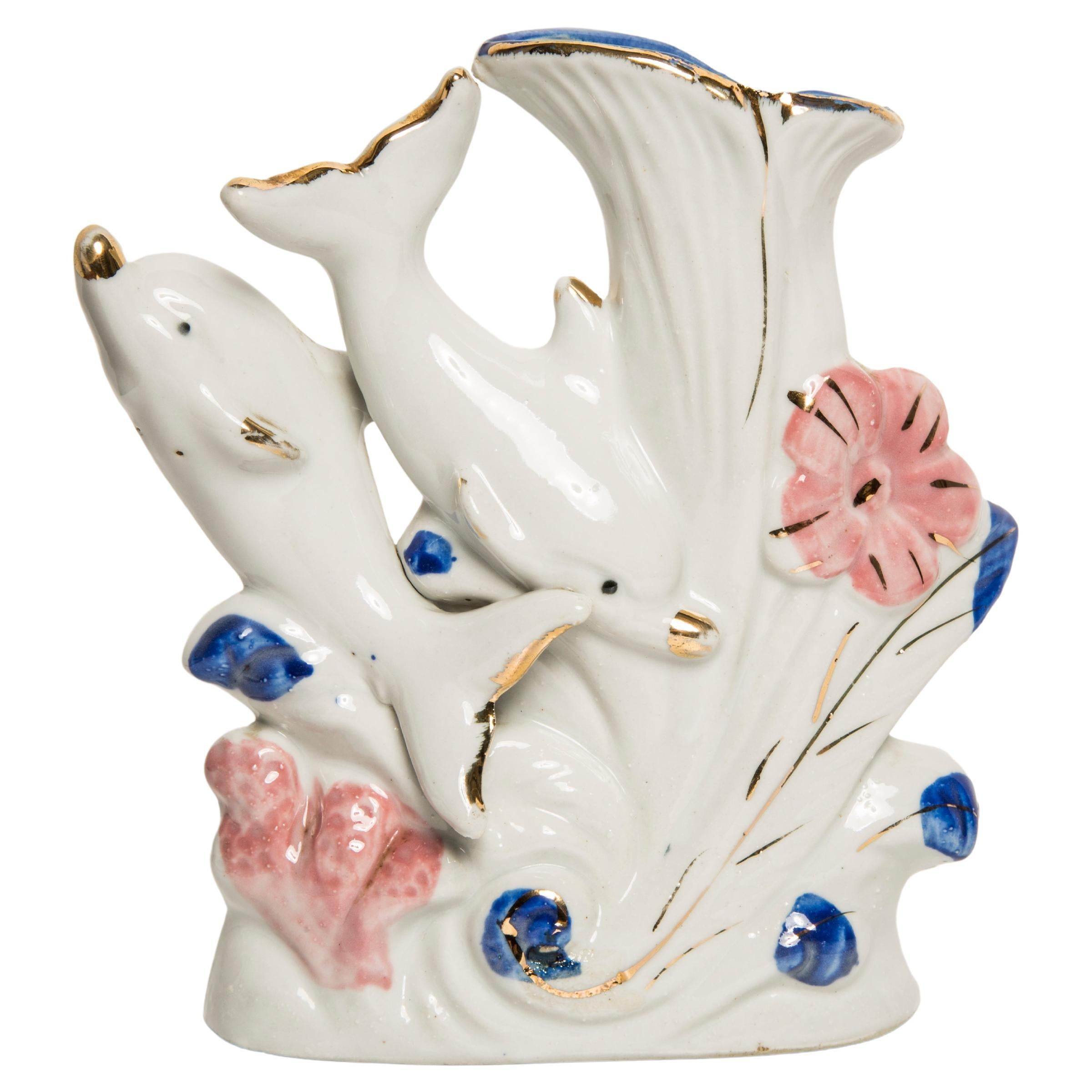 Mini vase en porcelaine blanche du milieu du siècle avec dauphins, peint à la main, Europe, années 1960